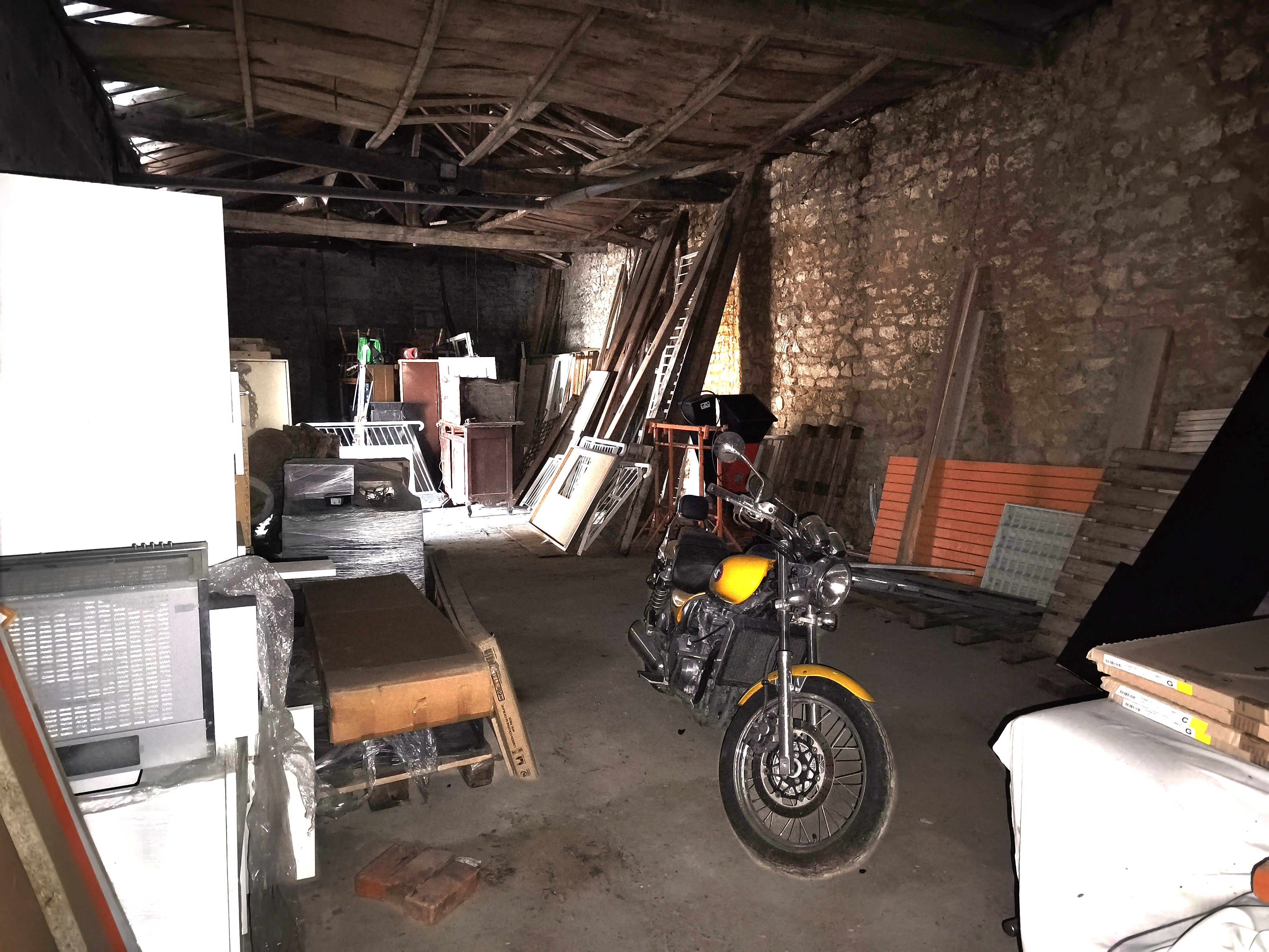 Photo 5 - Garage