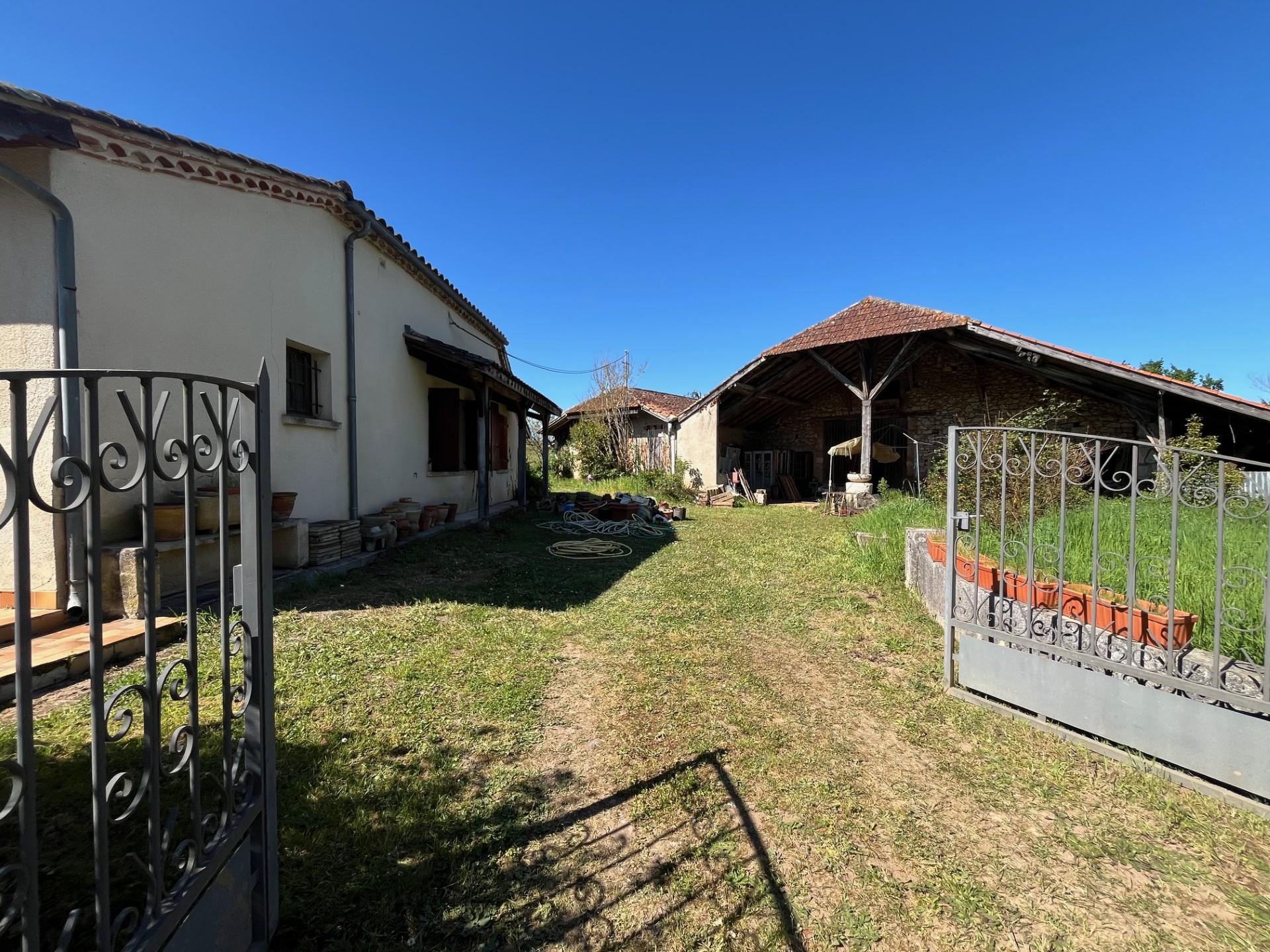 Photo 2 - maison avec grange