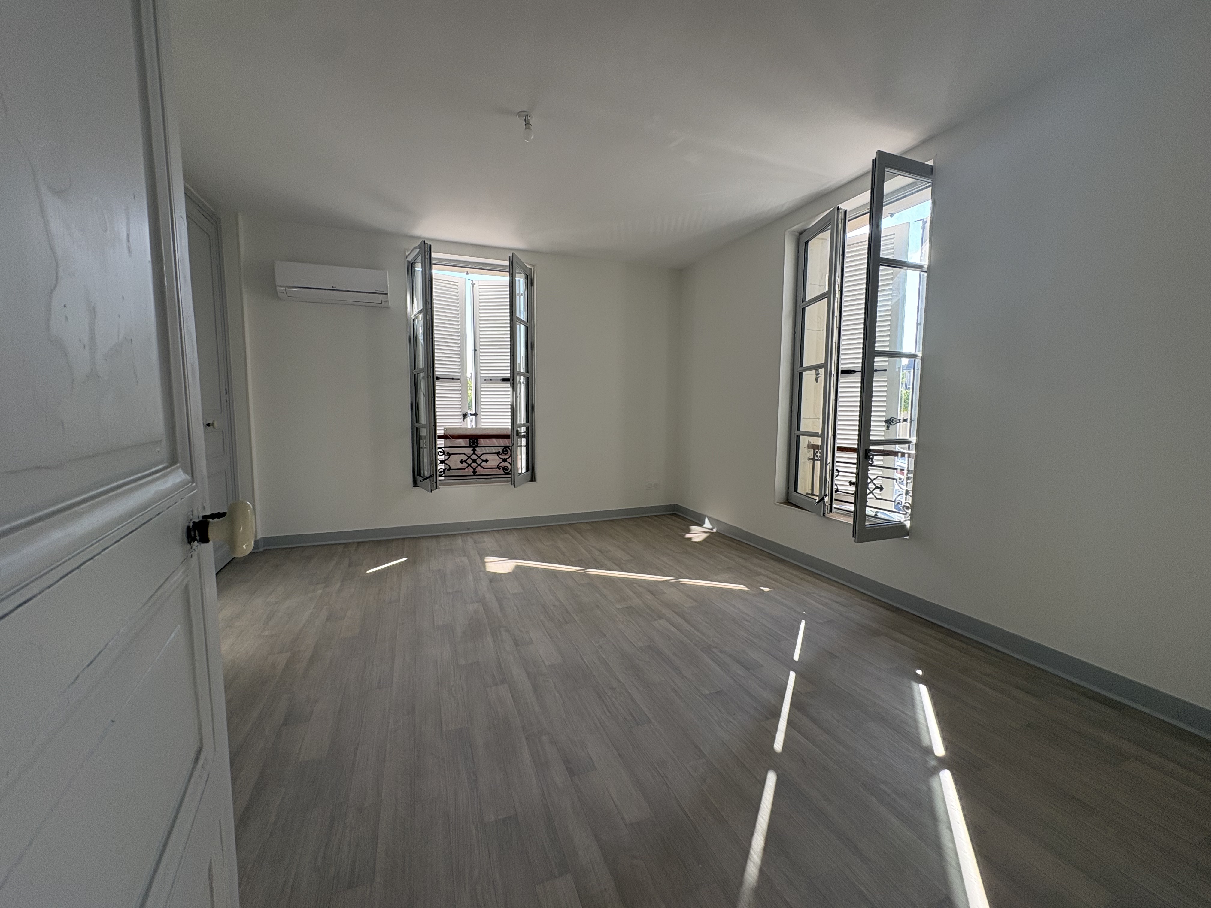 Photo 2 - Appartement T4 avec terrasse et balcon