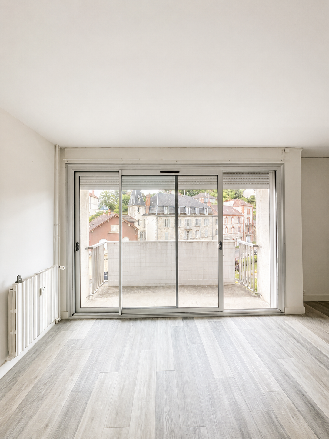 Photo 3 - Appartement T4 avec balcons, parking couvert et cave à Aubusson (23200)