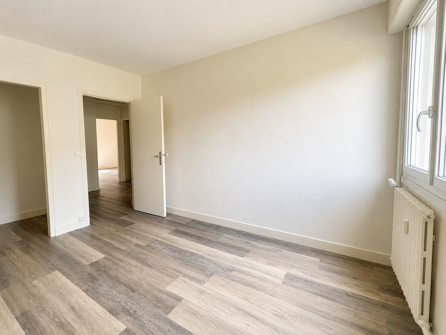 Photo 7 - Appartement T4 avec balcons, parking couvert et cave à Aubusson (23200)