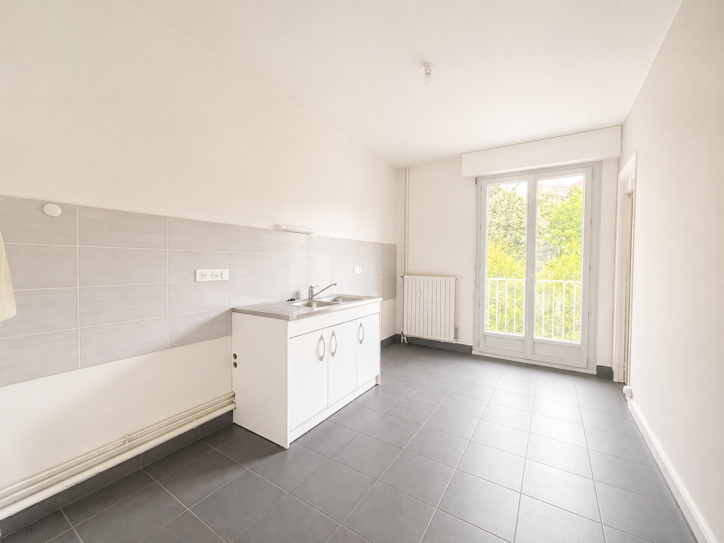 Photo 9 - Appartement T4 avec balcons, parking couvert et cave à Aubusson (23200)