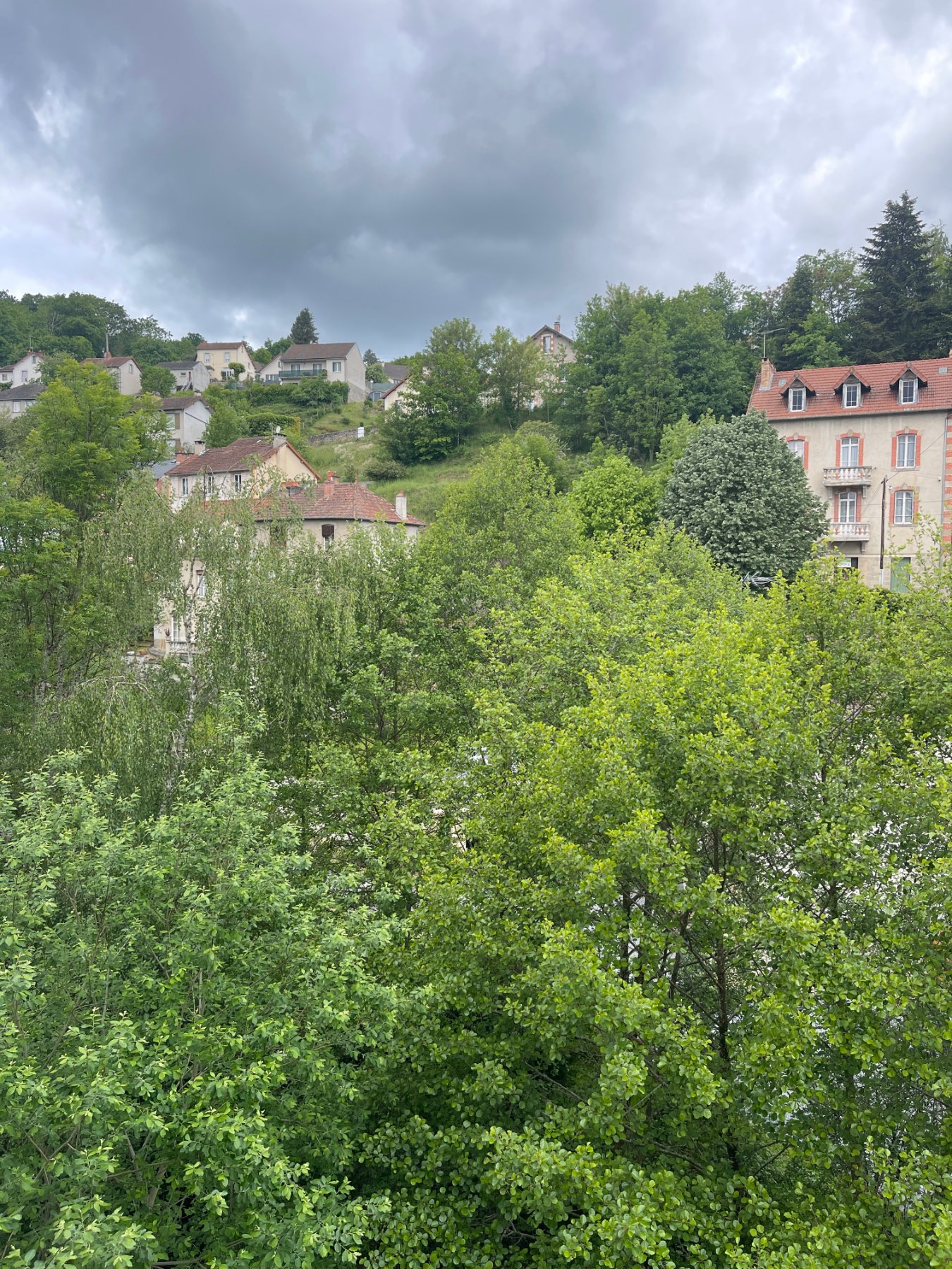 Photo 14 - Appartement T4 avec balcons, parking couvert et cave à Aubusson (23200)