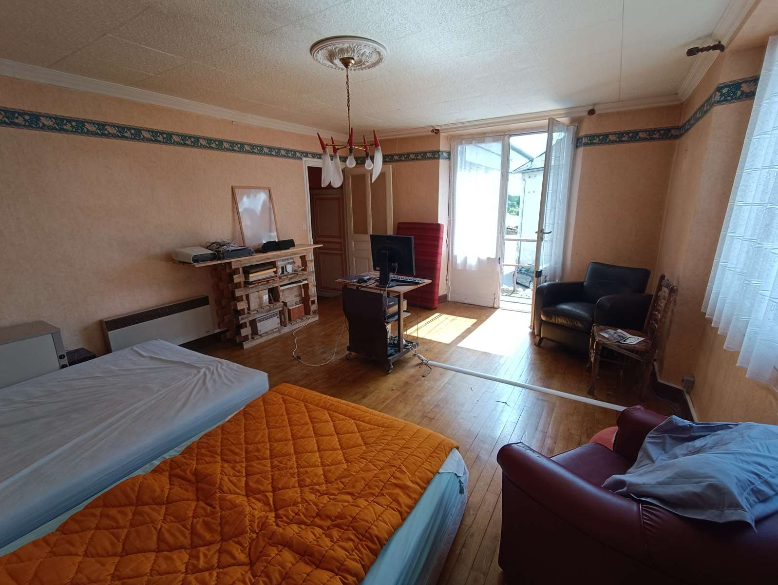Photo 16 - Maison de village, type T6, jardin, garage entre Marcillac la Croisille et Argentat