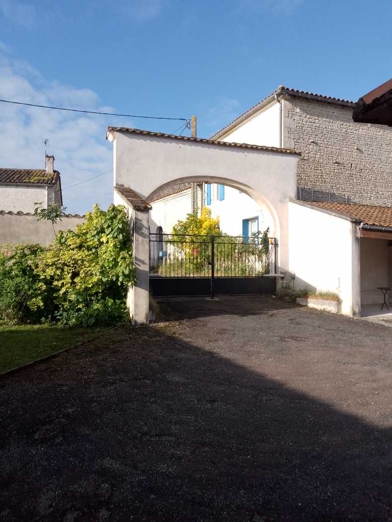 Ensemble immobilier de caractère - Photo 3