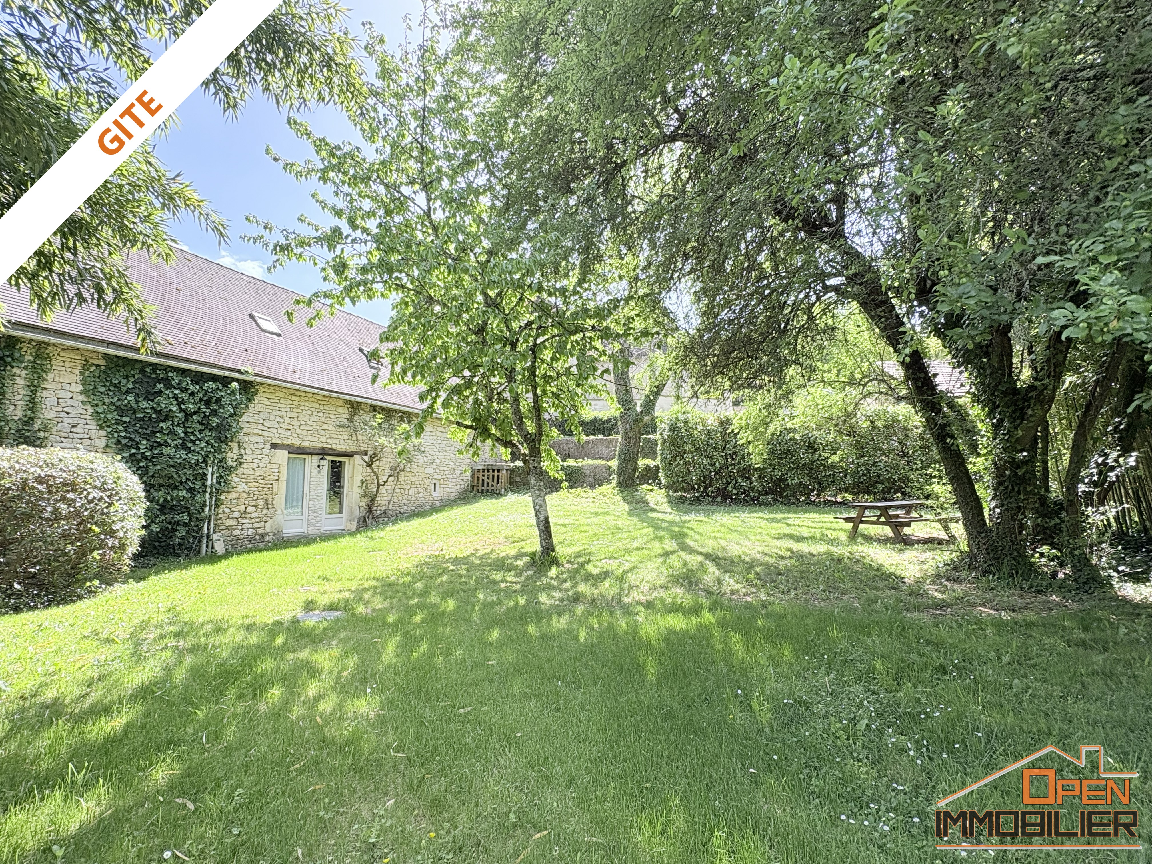 Photo 23 - Propriété en pierre 336m², piscine, gîte, chambres d&rsquo;hôtes et 20 hectares de terrain