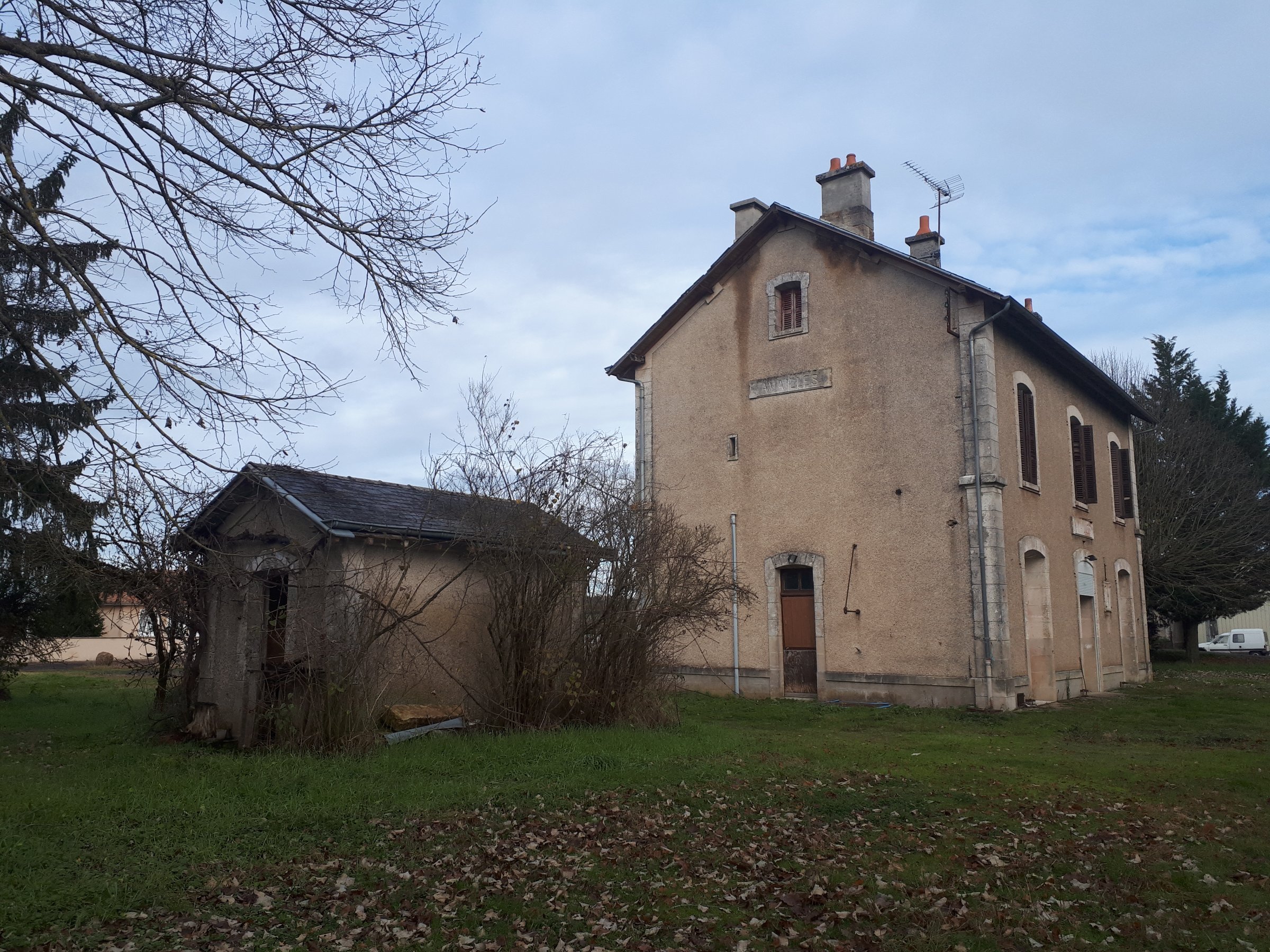 Photo 3 - Superbe potentiel pour cette grande maison historique à rénover, 6 chambres