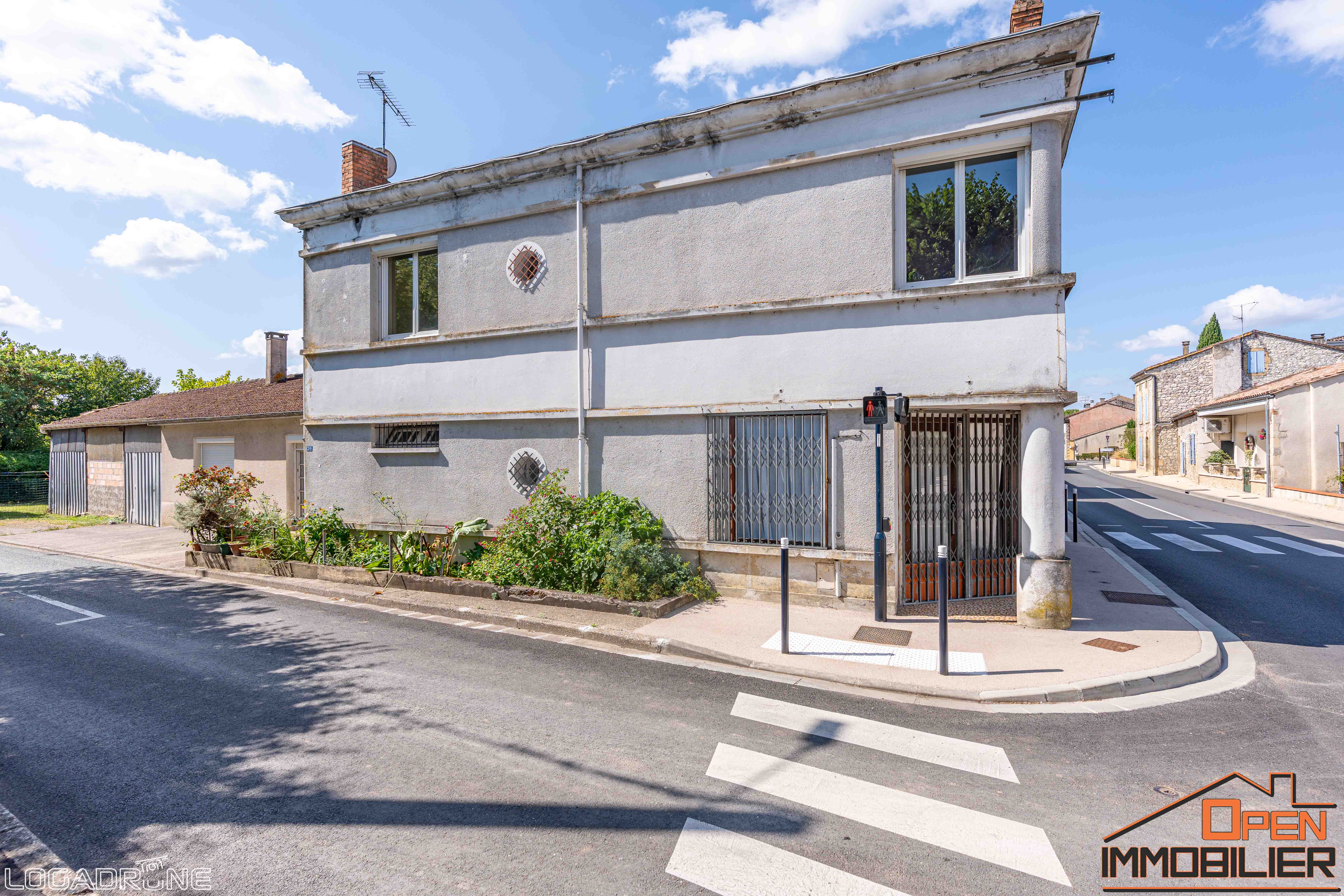 Photo 3 - MAISON DE VILLE AVEC GARAGE ET JARDIN