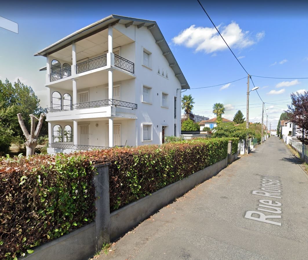 Photo 2 - GRAND T4 MEUBLE EN REZ DE JARDIN LUMINEUX ET CALME EVENTUELLEMENT POUR ACTIVITE (ASSISTANTE MATERNELLE …) OU COLOCATION TARBES CENTRE PROCHE GARE,UNIVERSITE,COMMERCES…