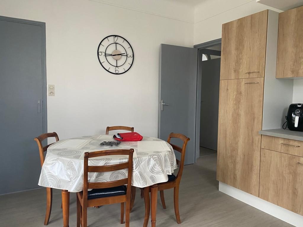 Photo 4 - GRAND T4 MEUBLE EN REZ DE JARDIN LUMINEUX ET CALME EVENTUELLEMENT POUR ACTIVITE (ASSISTANTE MATERNELLE …) OU COLOCATION TARBES CENTRE PROCHE GARE,UNIVERSITE,COMMERCES…