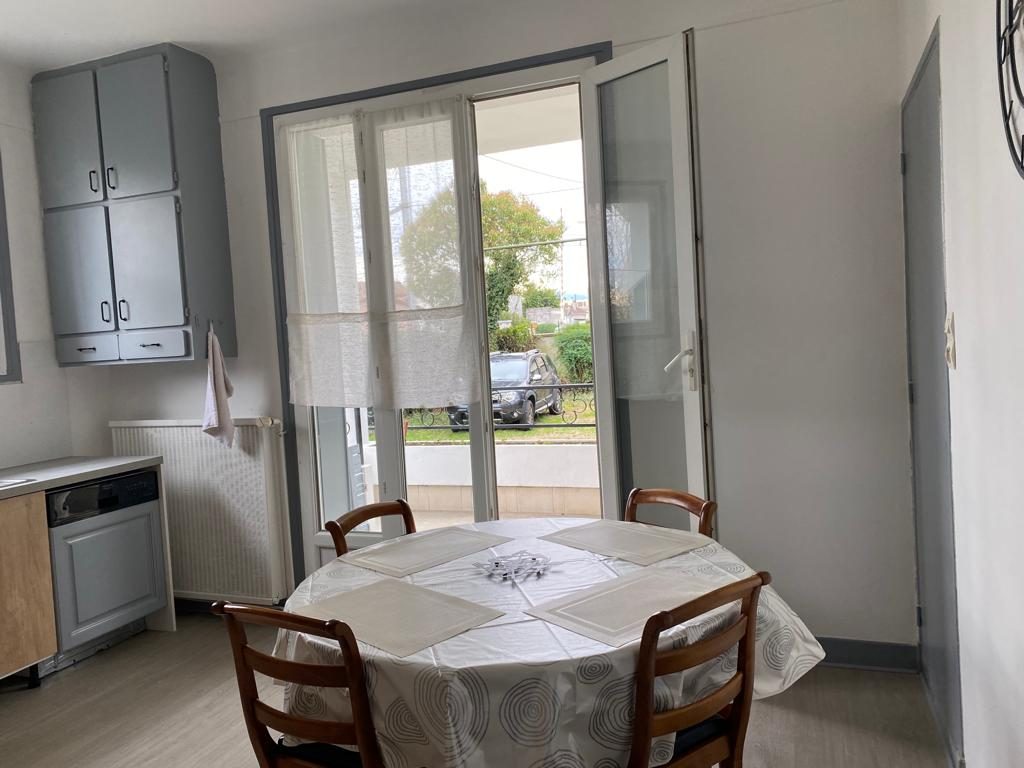 Photo 6 - GRAND T4 MEUBLE EN REZ DE JARDIN LUMINEUX ET CALME EVENTUELLEMENT POUR ACTIVITE (ASSISTANTE MATERNELLE …) OU COLOCATION TARBES CENTRE PROCHE GARE,UNIVERSITE,COMMERCES…