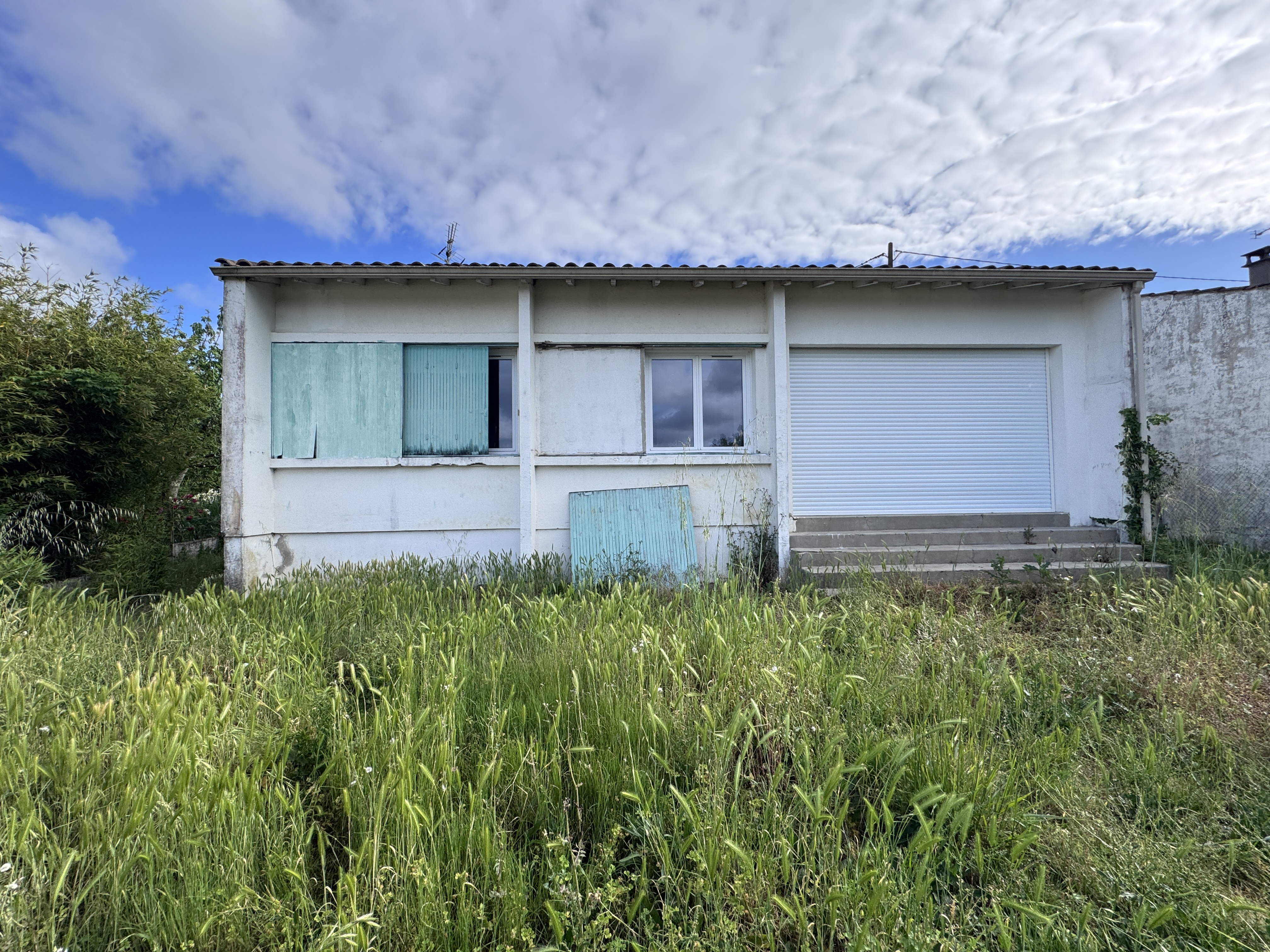 Maison à rénover proche de toutes les commodités - Photo 3