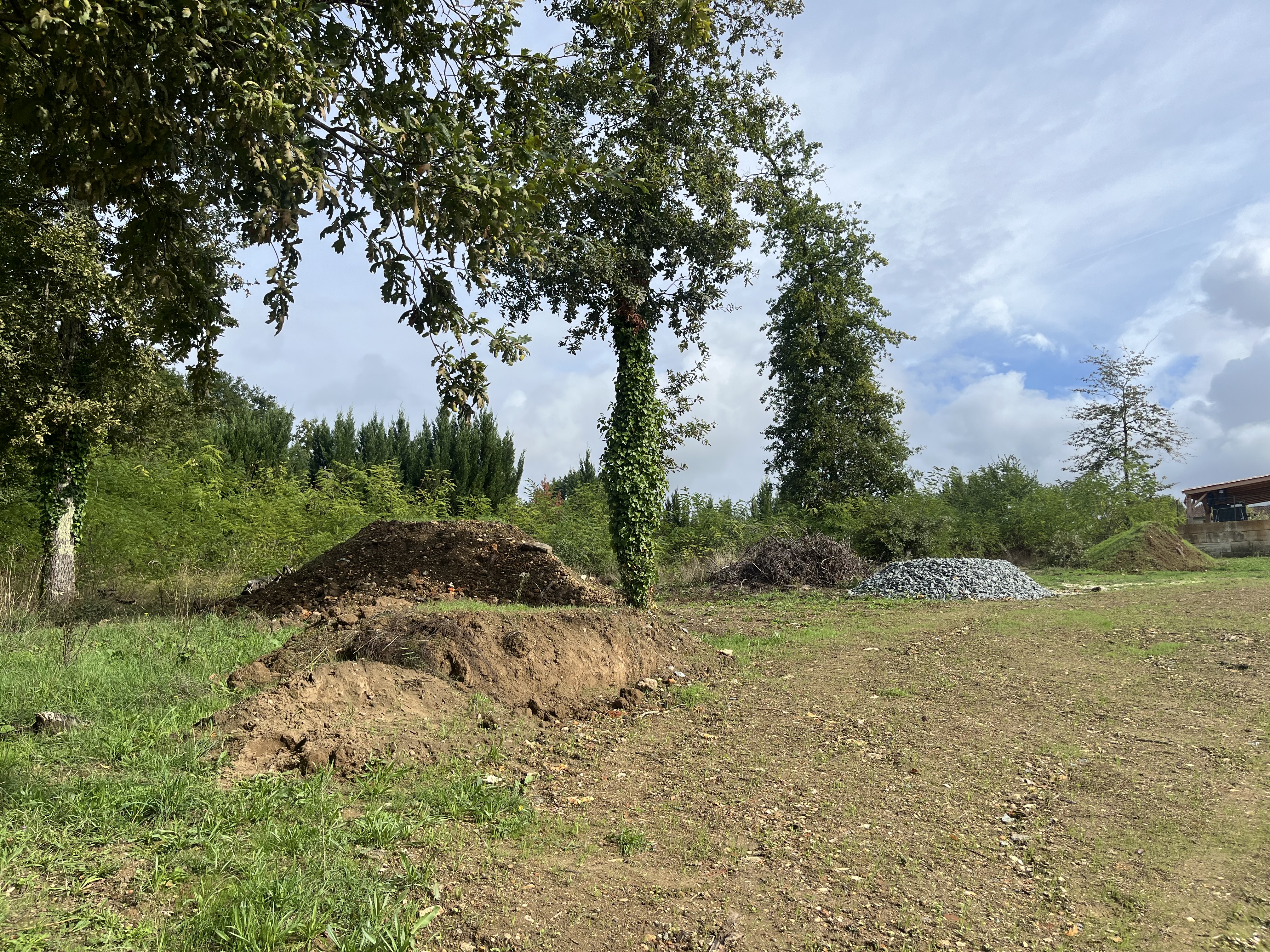 Photo 2 - Terrain constructible d’environ 2063m2