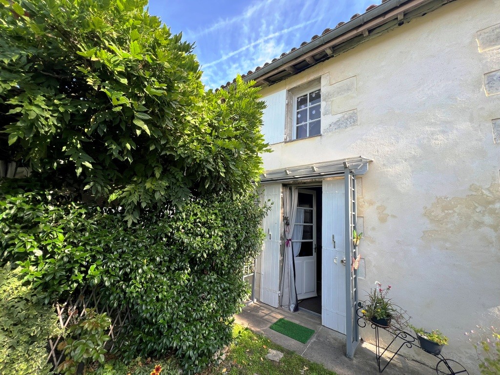 Photo 2 - Maison en pierre avec très beau jardin