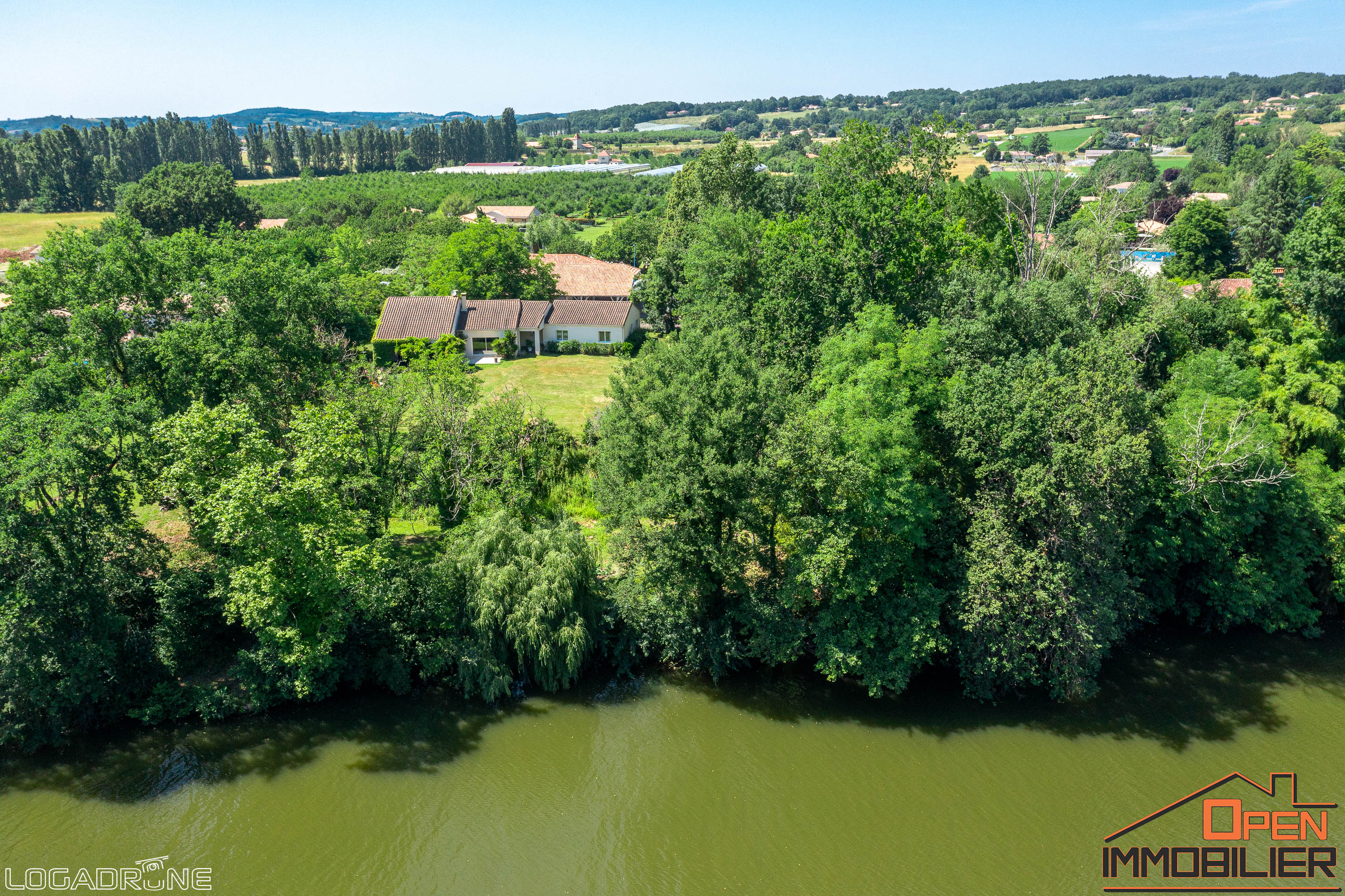 Photo 18 - MAISON DE TYPE 8 AU LEDAT DE 220M2 SUR UN TERRAIN DE 4400M2 AU BORD DU LOT