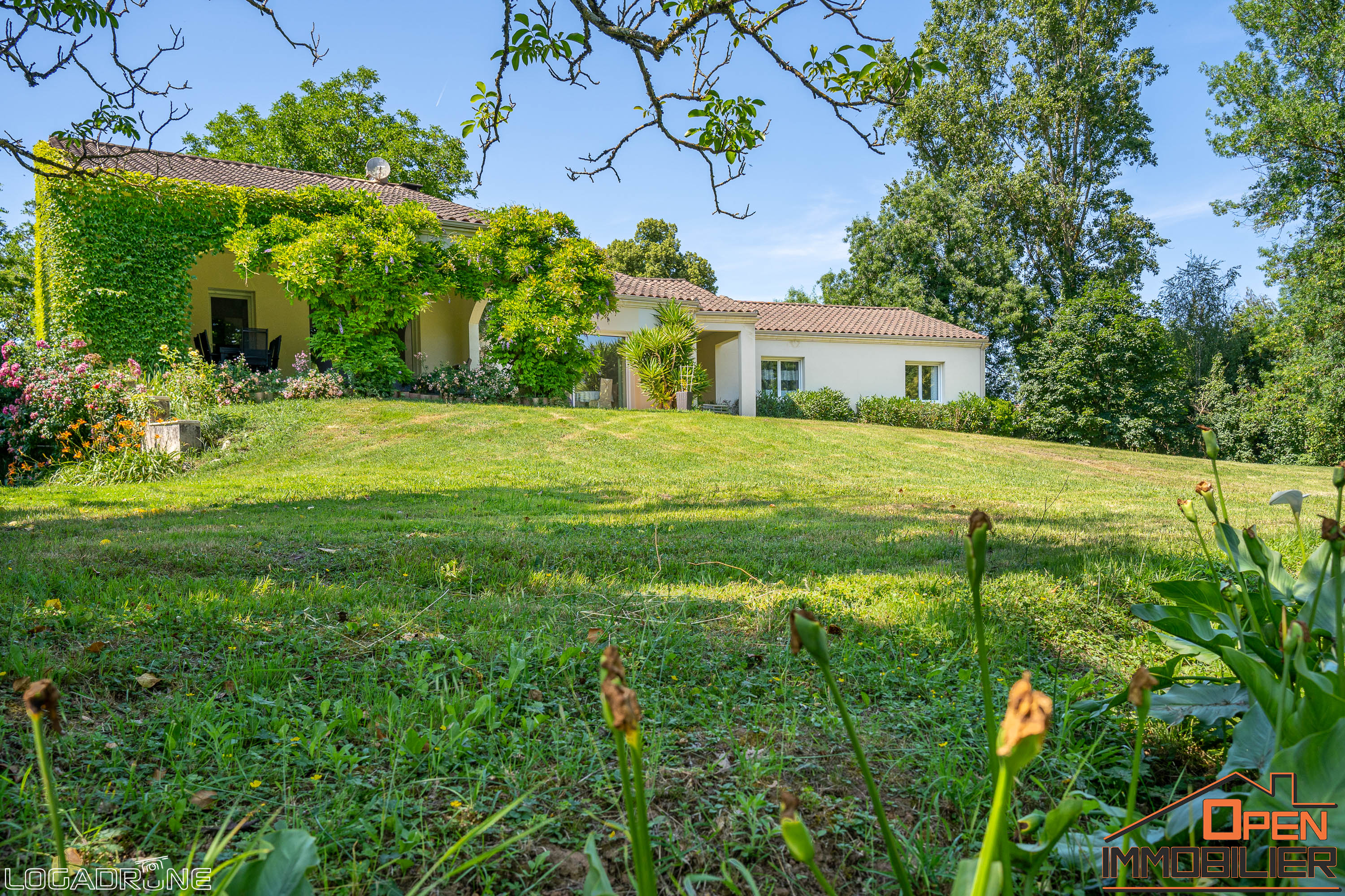 Photo 20 - MAISON DE TYPE 8 AU LEDAT DE 220M2 SUR UN TERRAIN DE 4400M2 AU BORD DU LOT