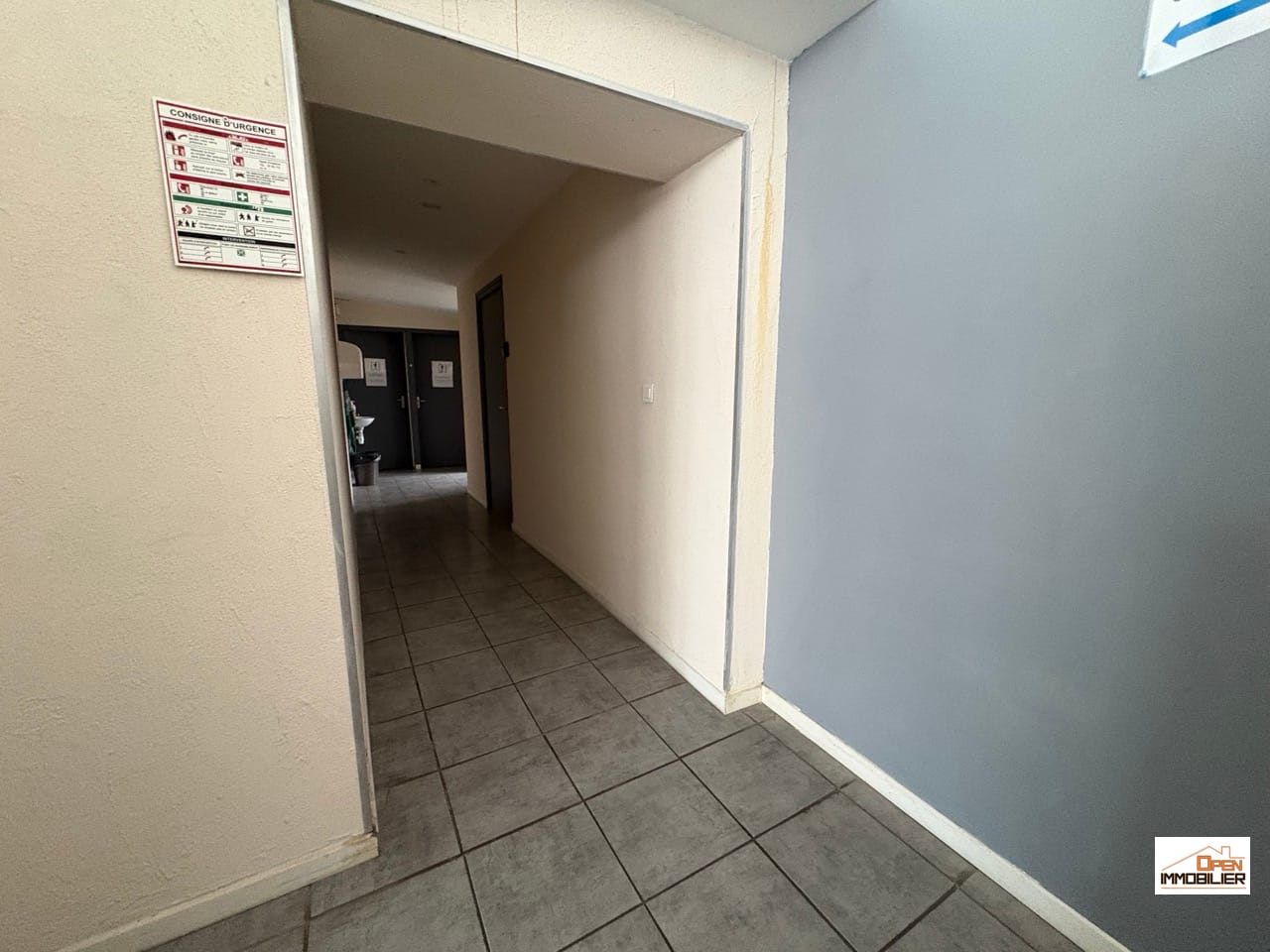 LOCAL COMMERCIAL - Photo 2