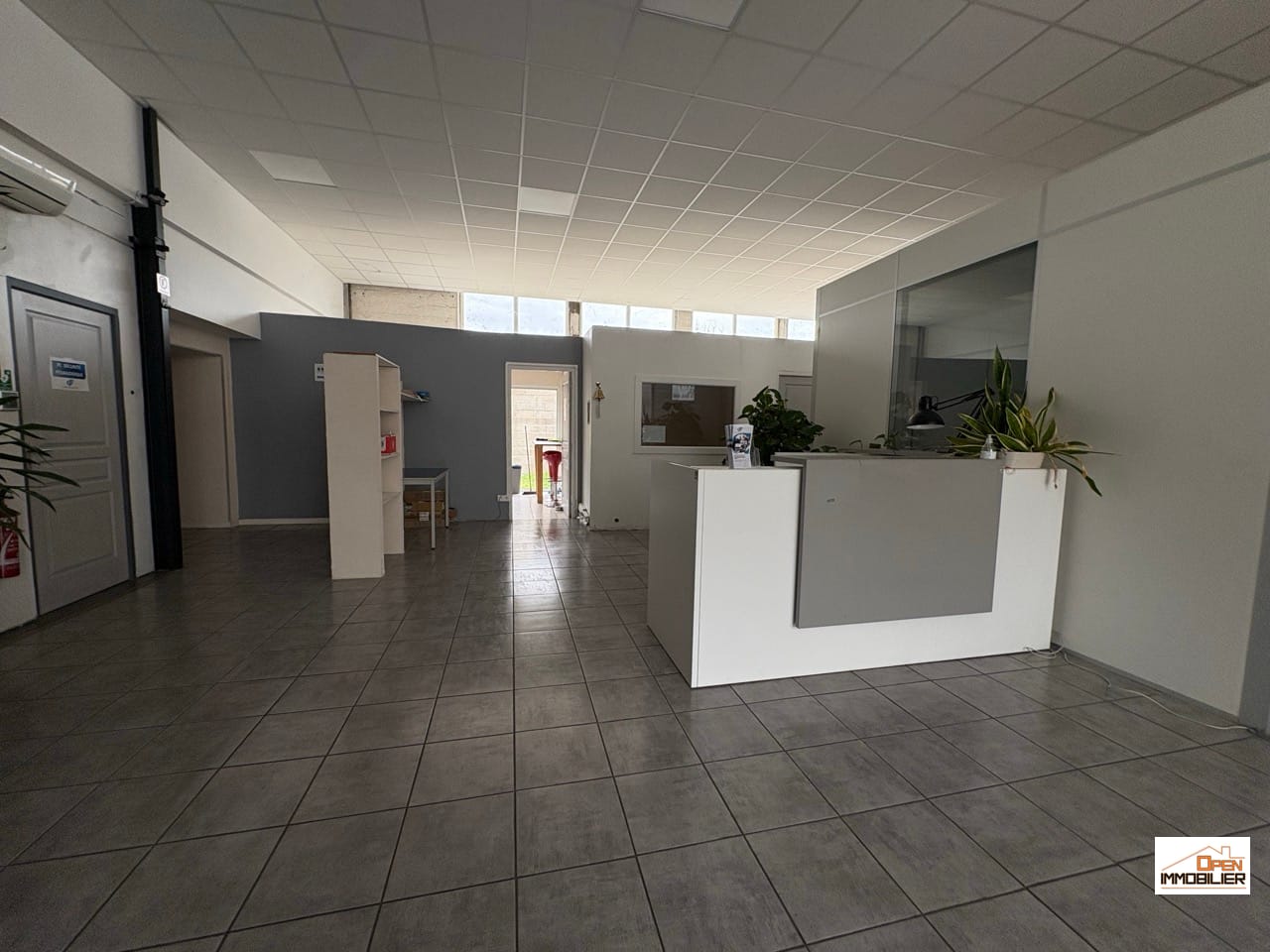 LOCAL COMMERCIAL - Photo 3