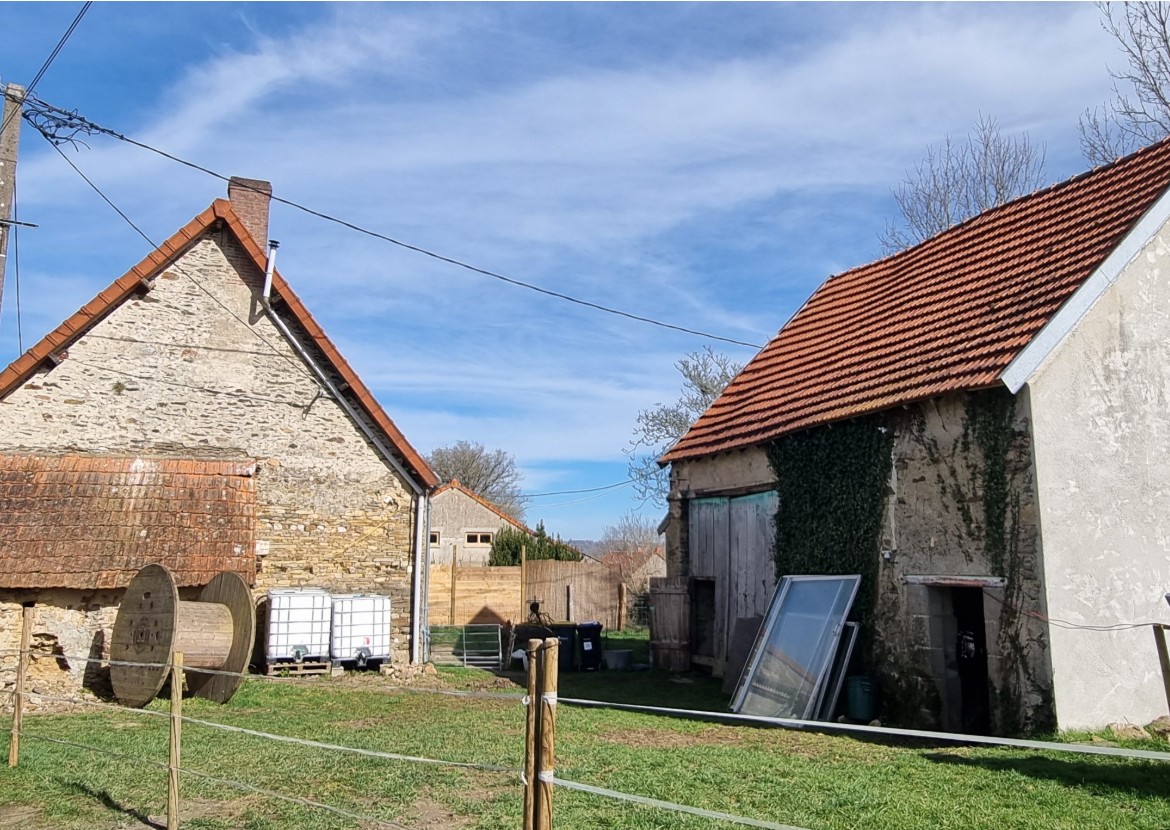 Photo 2 - Petit corps de ferme à rénover !