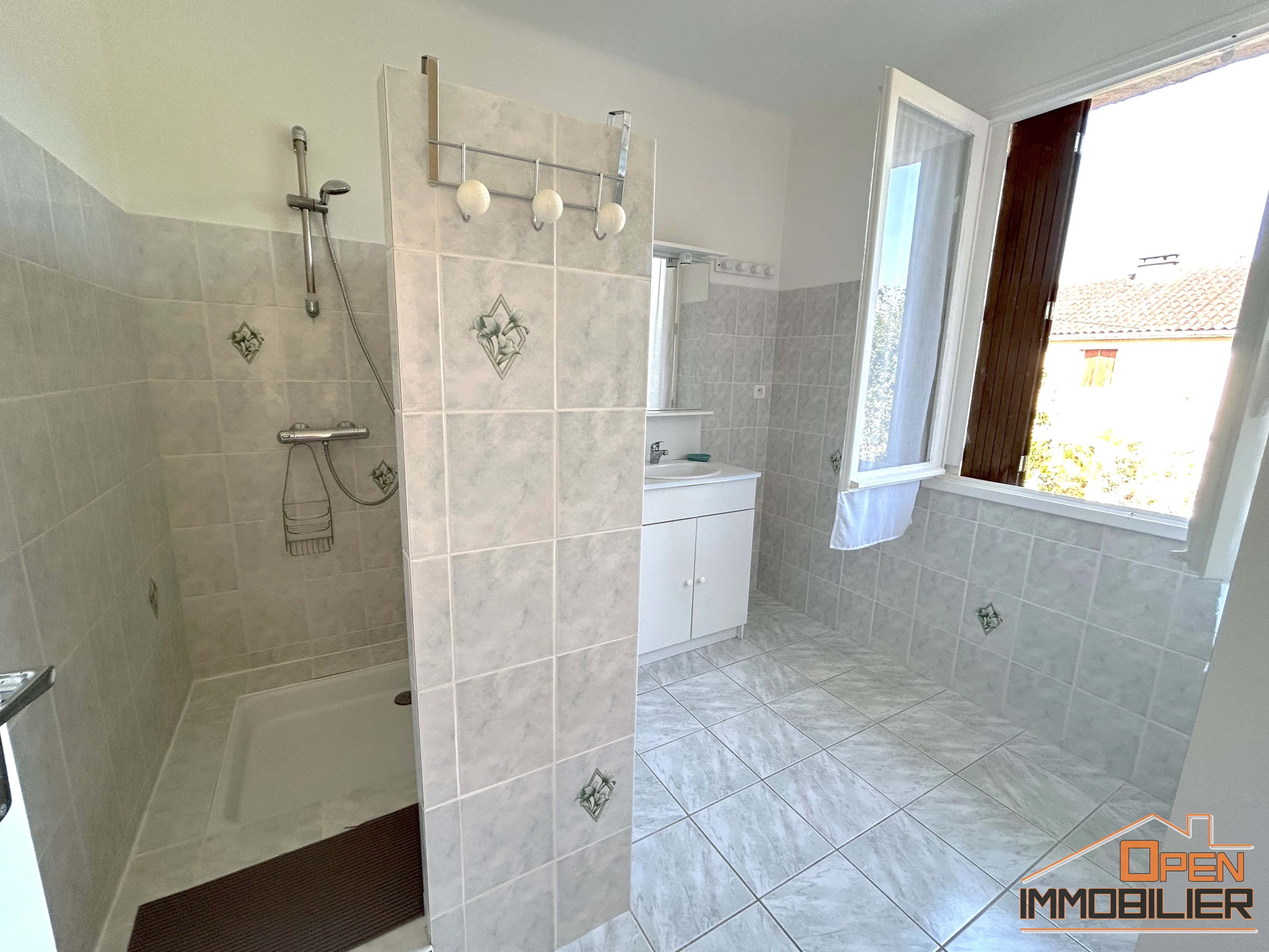 Photo 17 - Maison 105m²-Piscine-Terrain 988m²