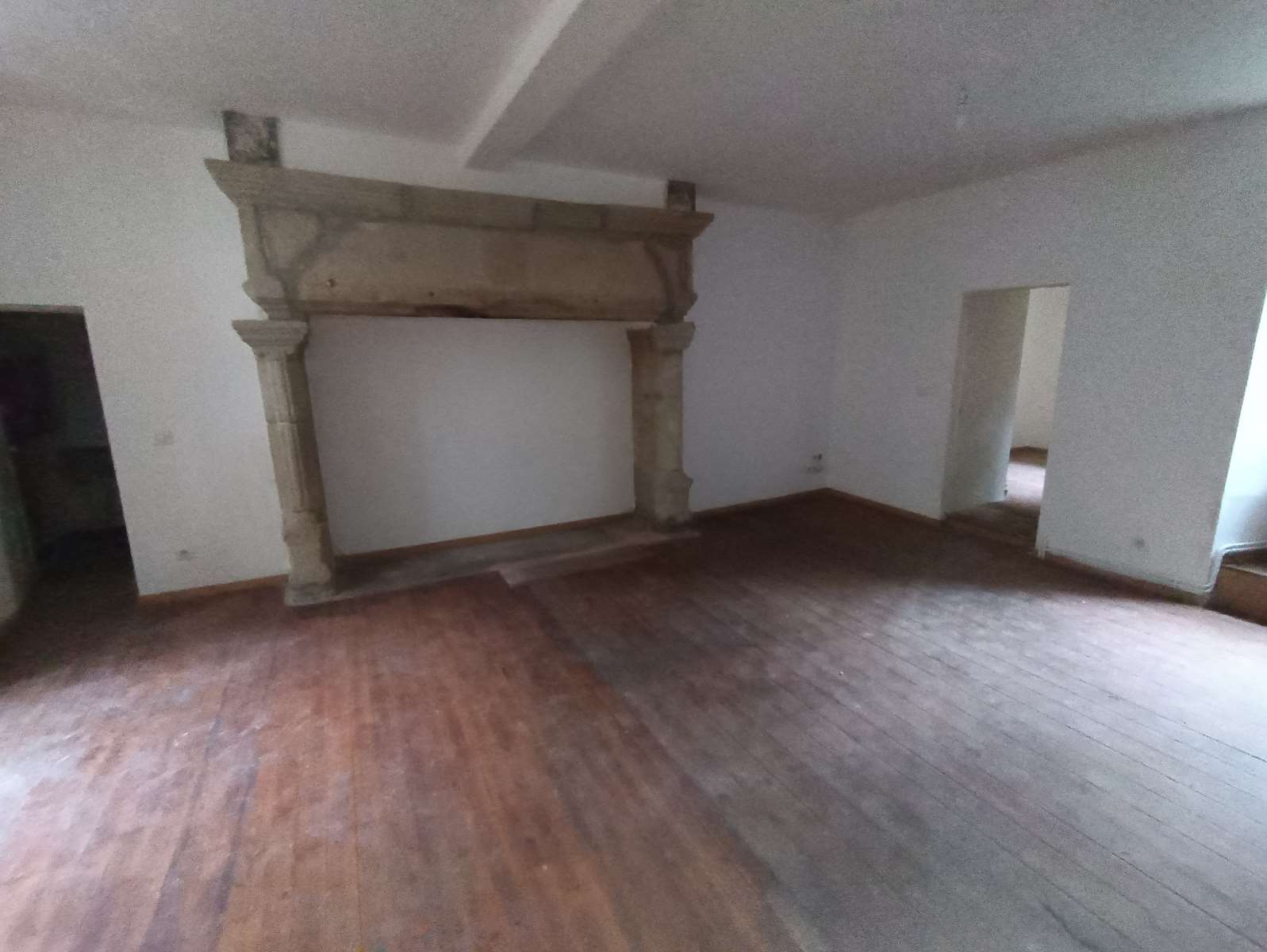 Photo 8 - Immeuble en pierre avec toiture récente – Quartier historique de Tulle