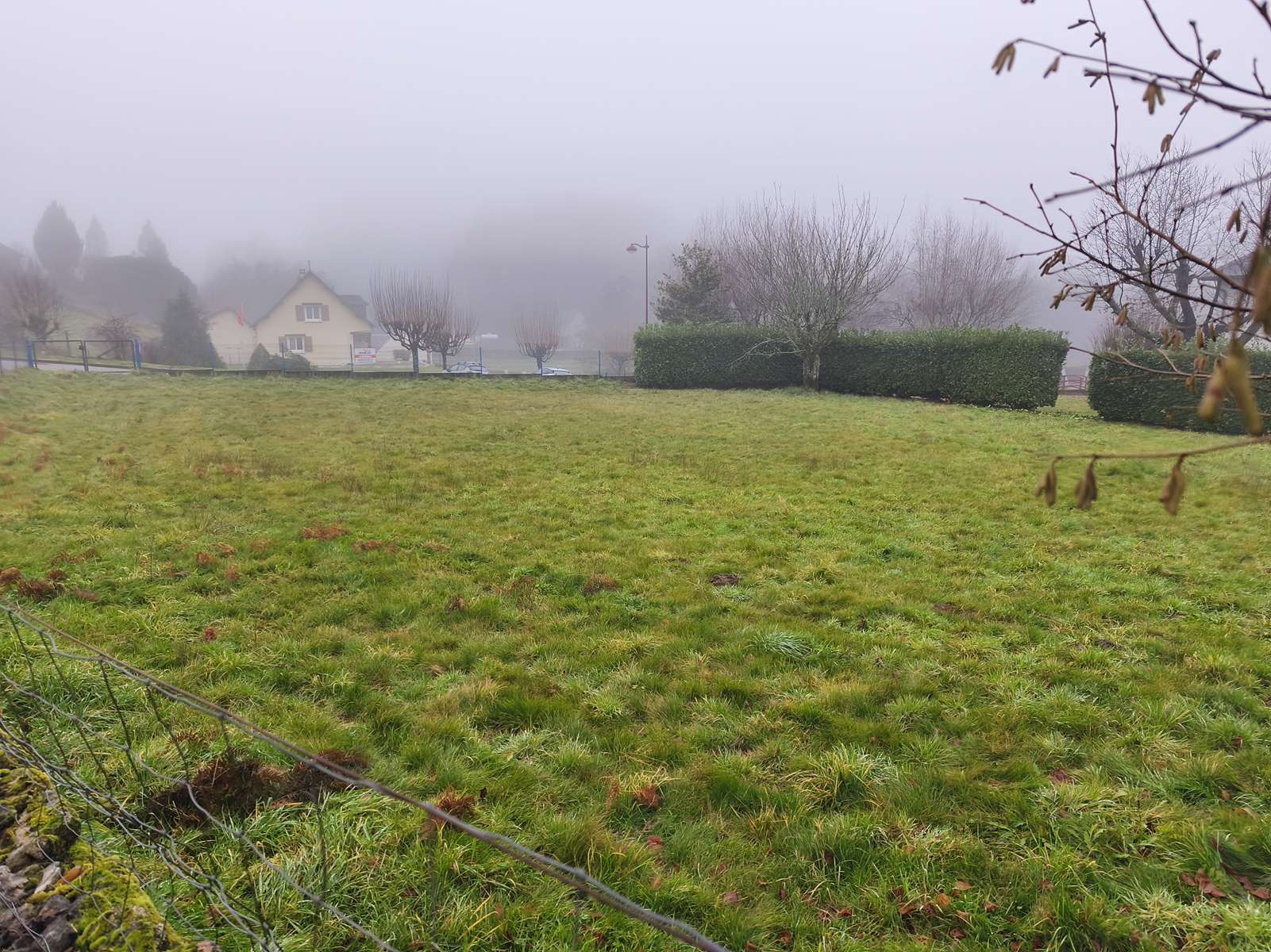 Photo 7 - À vendre : beau terrain constructible de 1200 m² à Espagnac (centre-bourg)