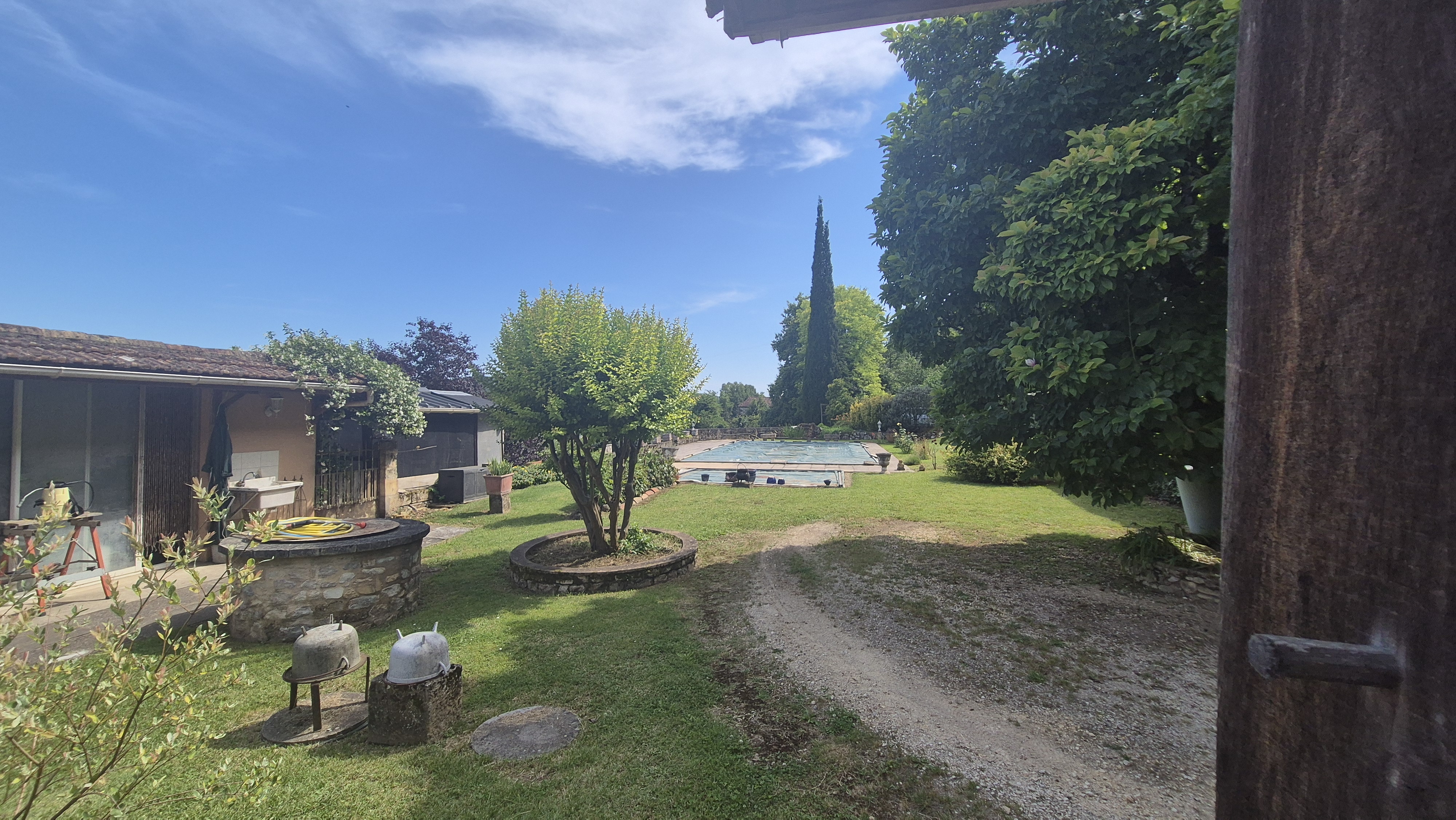 Photo 2 - MAISON DE PRESTIGE EN PIERRE AVEC VUE ET BEAU JARDIN ET PISCINE !