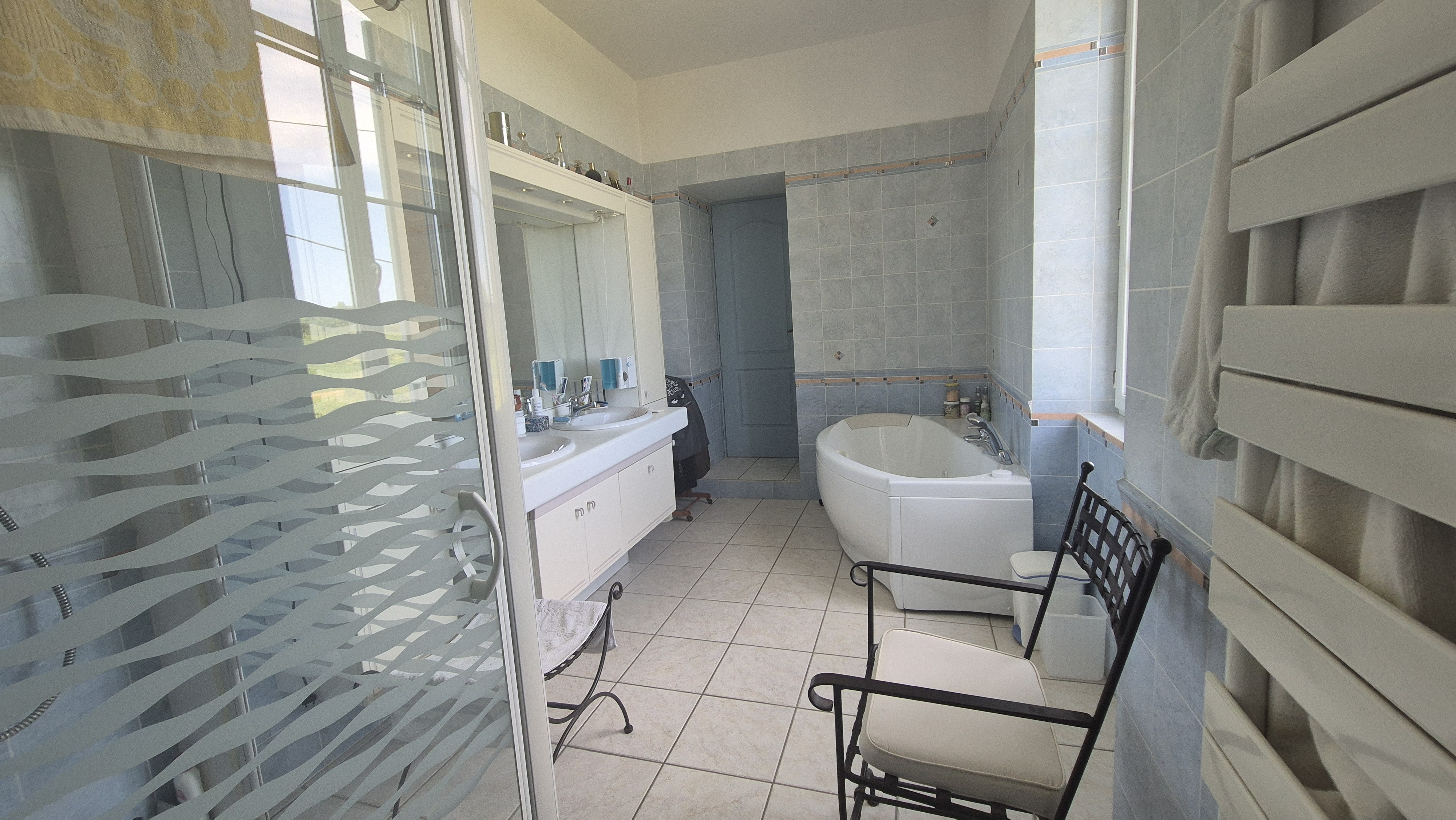 Photo 19 - MAISON DE PRESTIGE EN PIERRE AVEC VUE ET BEAU JARDIN ET PISCINE !