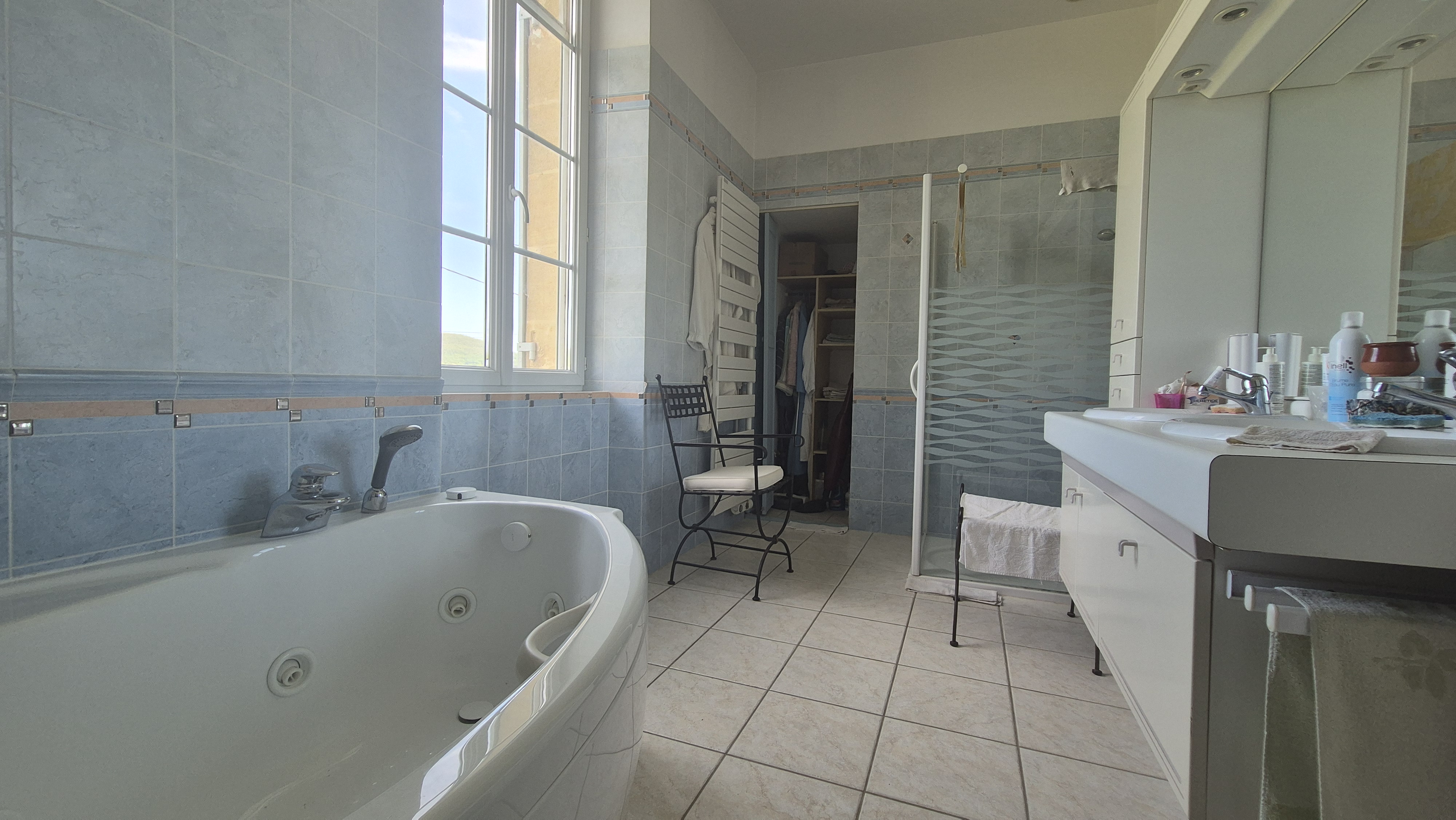 Photo 20 - MAISON DE PRESTIGE EN PIERRE AVEC VUE ET BEAU JARDIN ET PISCINE !