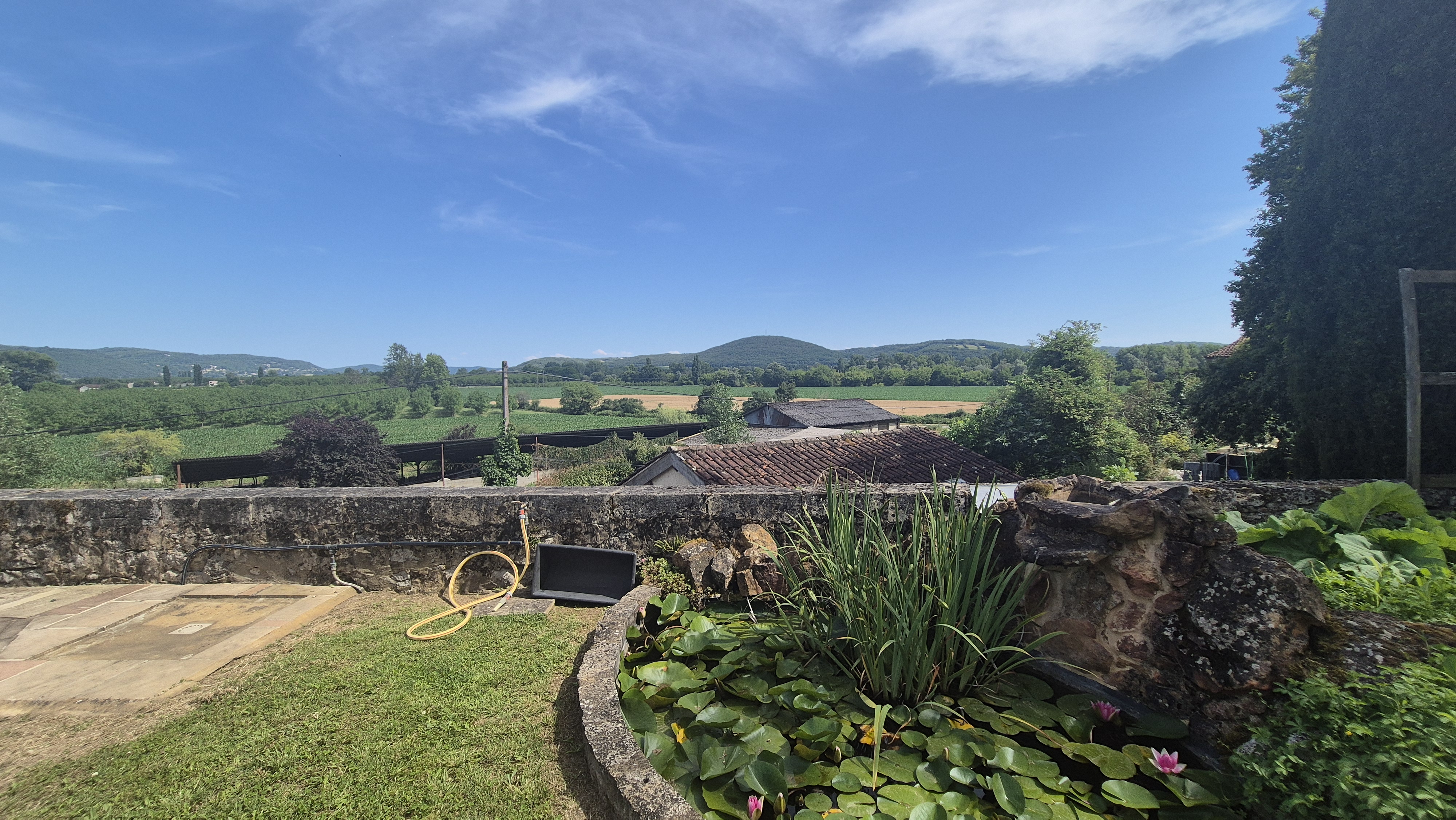 Photo 25 - MAISON DE PRESTIGE EN PIERRE AVEC VUE ET BEAU JARDIN ET PISCINE !