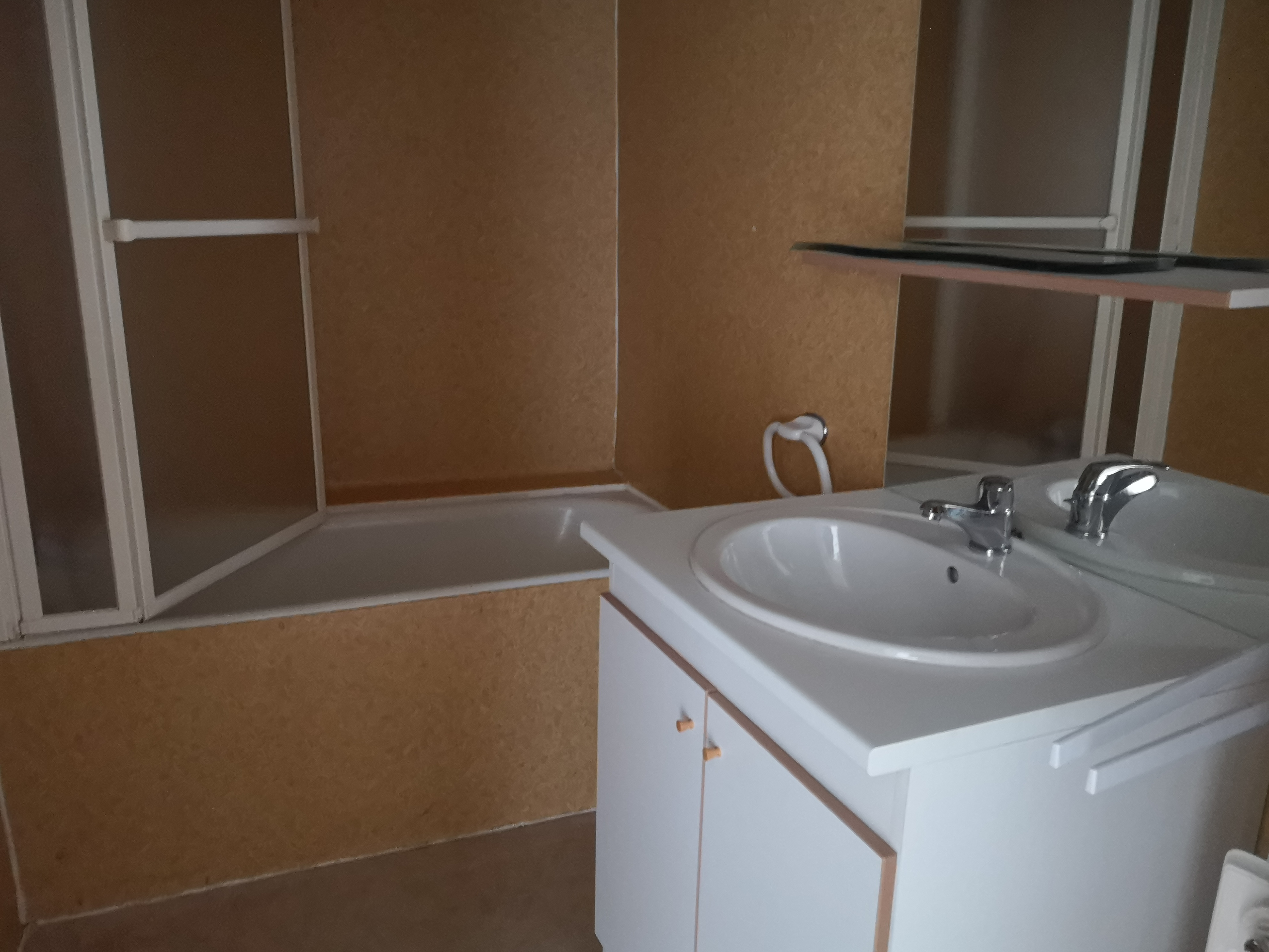 Photo 5 - Appartement type T3, 2 chambres, une cave dans immeuble ancien sécurisé, centre ville 19000 Tulle