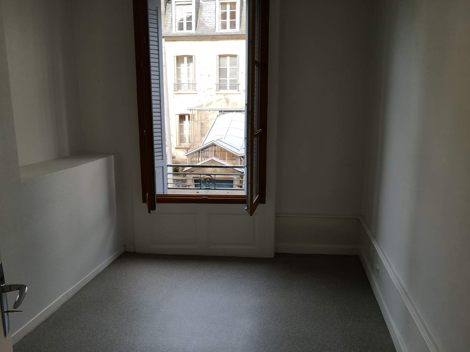 Photo 6 - Appartement type T3, 2 chambres, une cave dans immeuble ancien sécurisé, centre ville 19000 Tulle