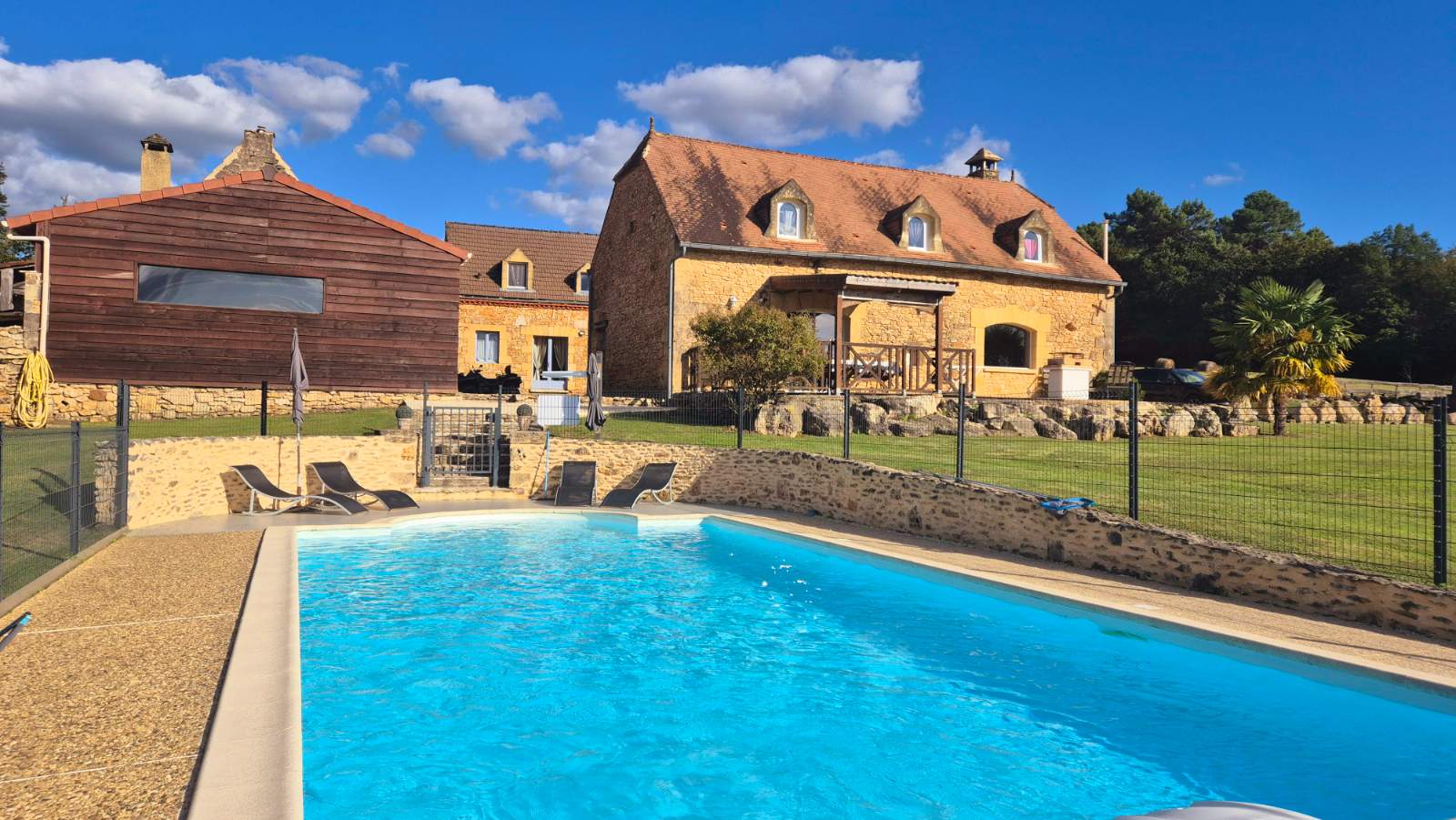 Domaine dans un écrin de verdure avec vue un paradis sur terre en Périgord noir - Photo 2