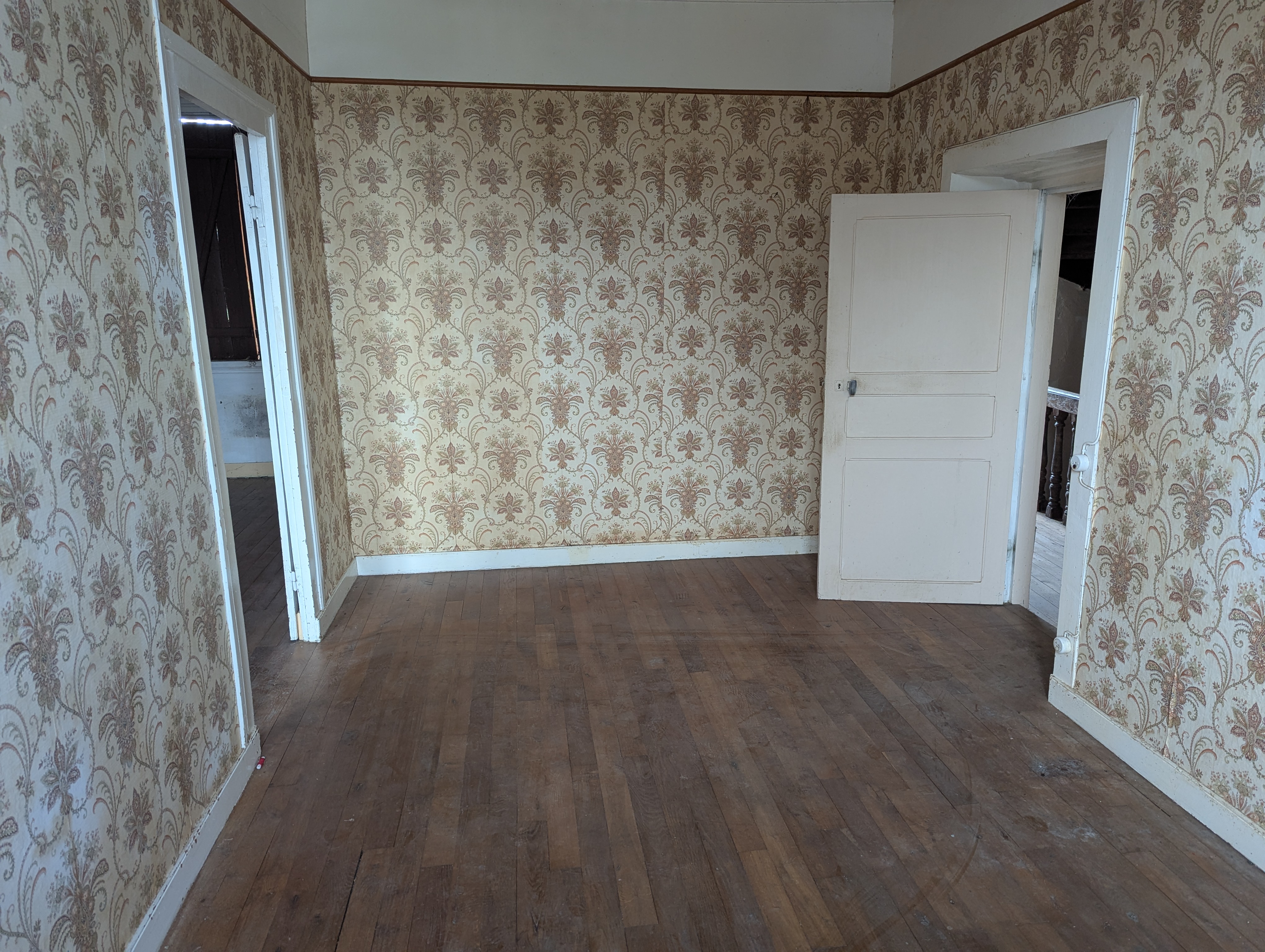 Photo 10 - Grande maison de bourg à rénover !
