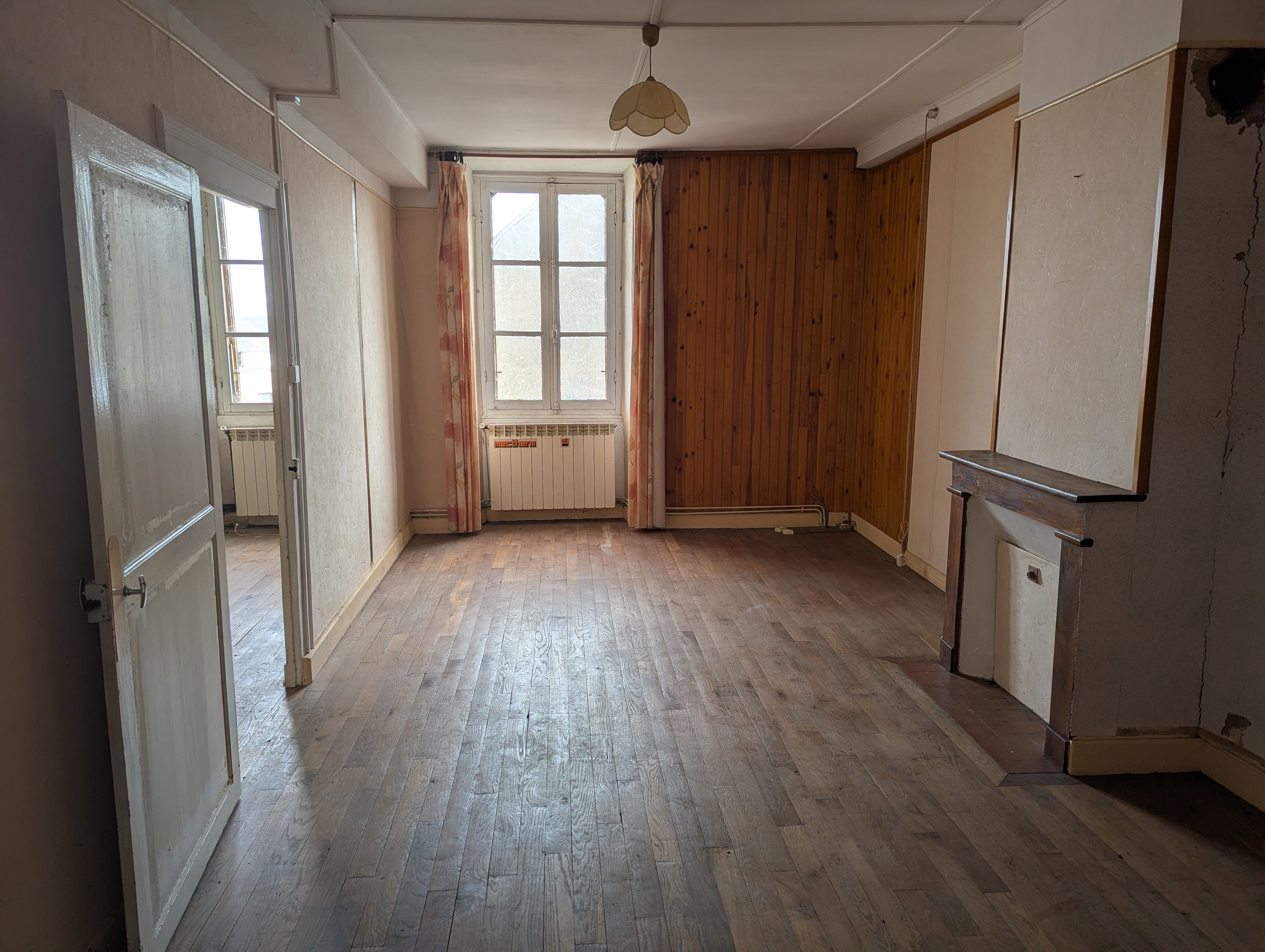 Photo 11 - Grande maison de bourg à rénover !