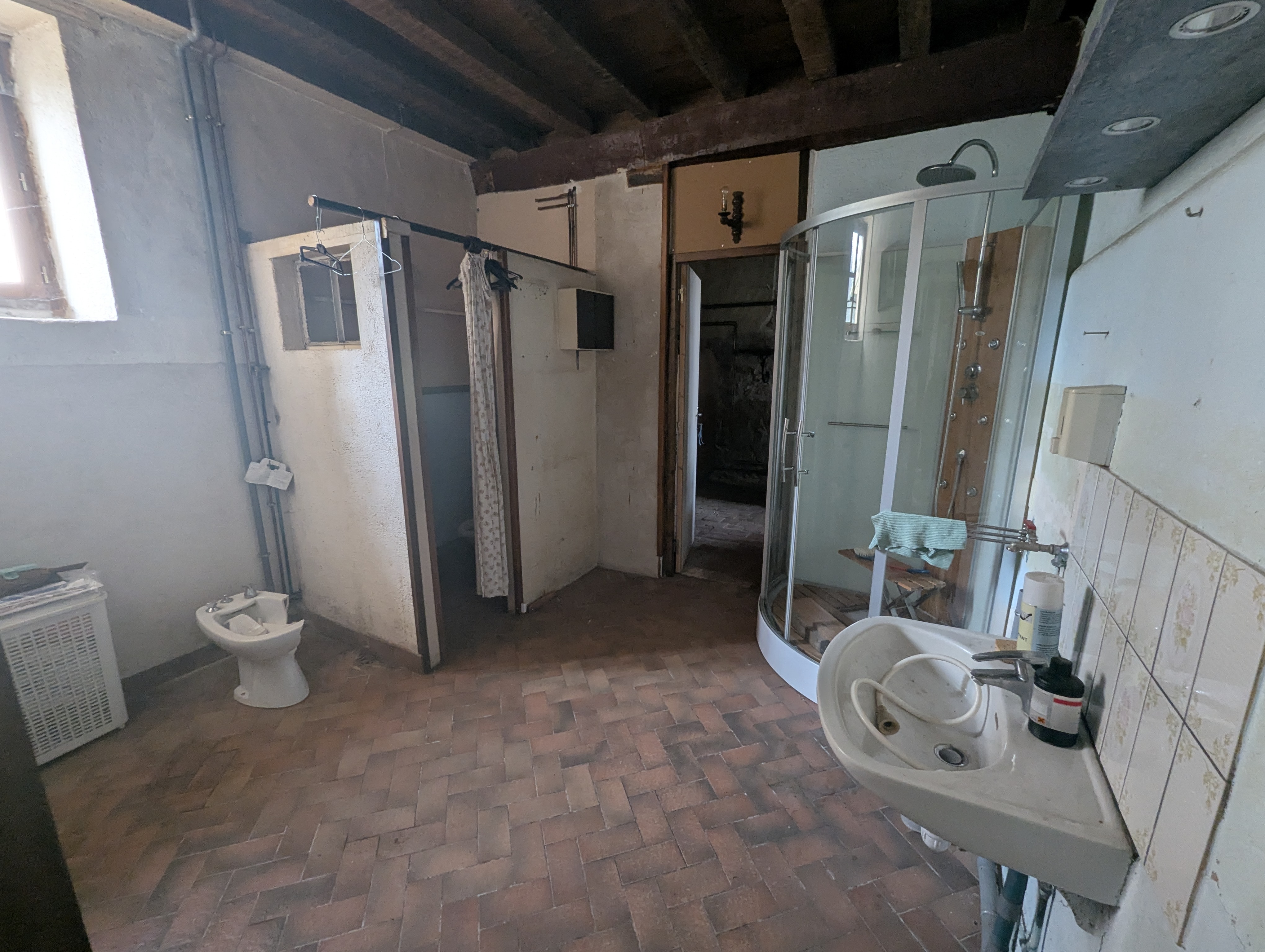 Photo 8 - Grande maison de bourg à rénover !