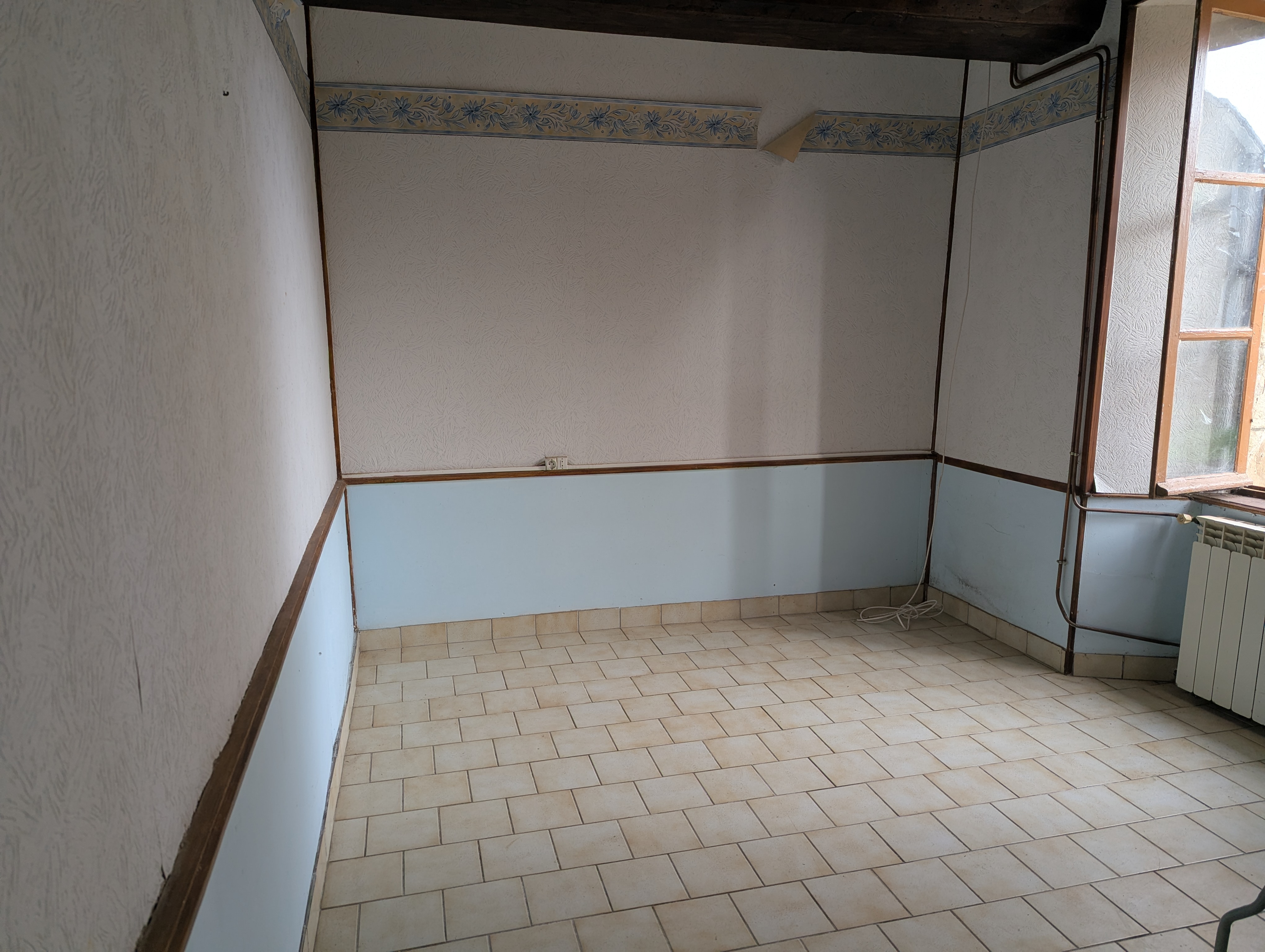 Photo 7 - Grande maison de bourg à rénover !