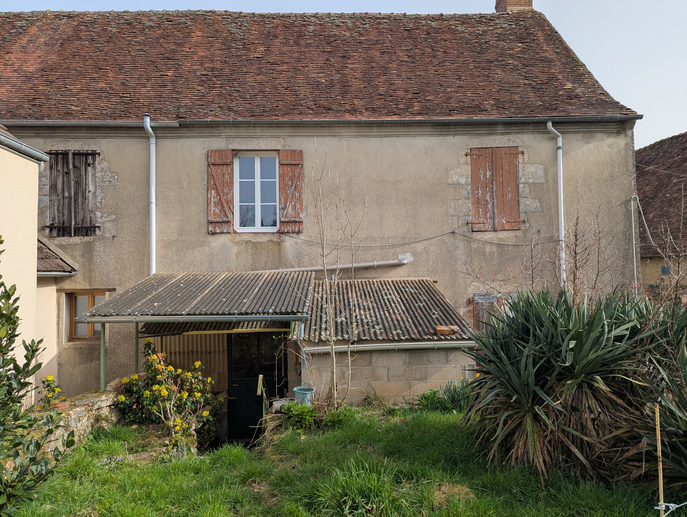Photo 2 - Grande maison de bourg à rénover !
