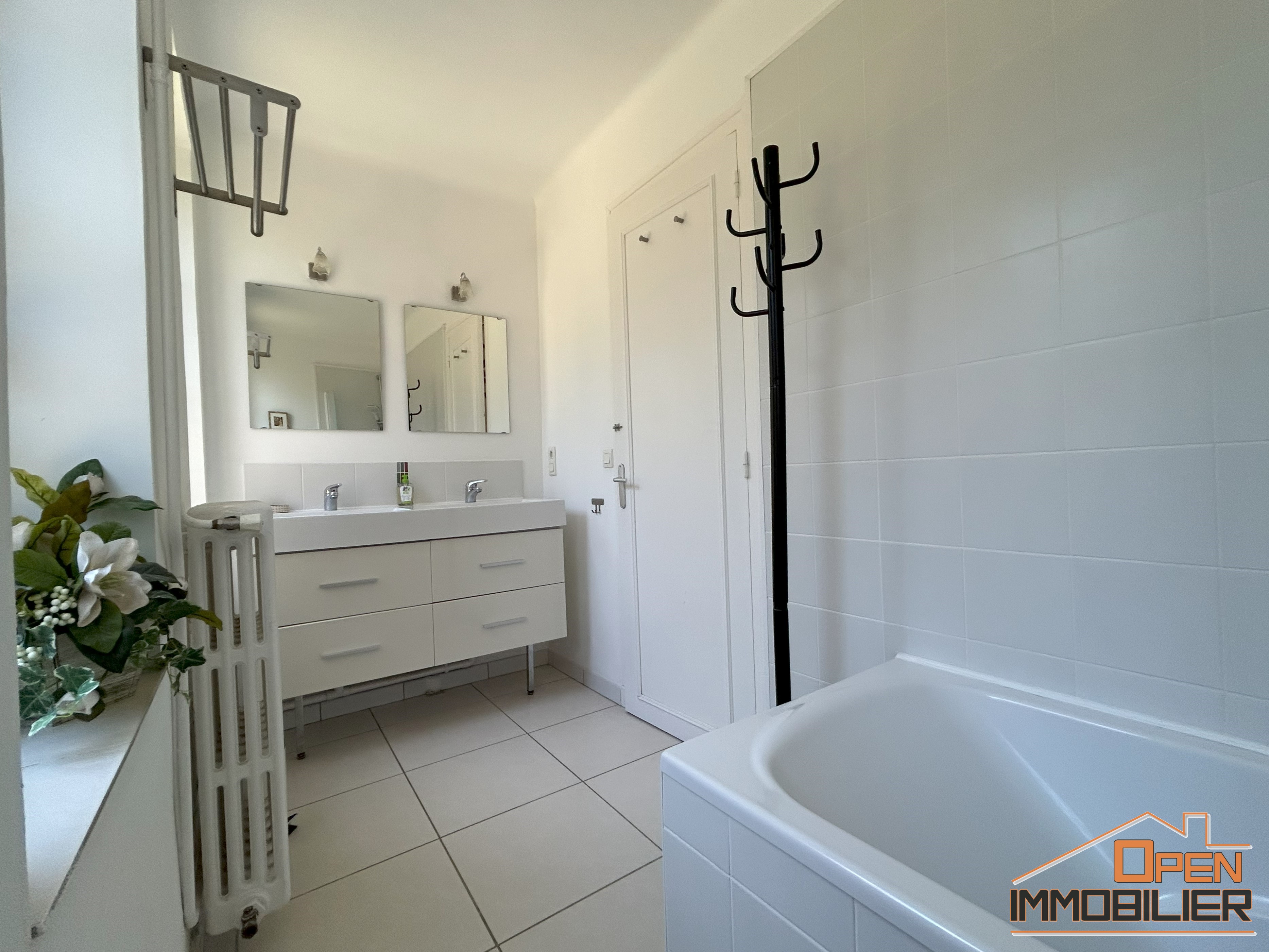 Photo 16 - Maison 178m² – 6 pièces – Piscine – Terrain 1 074m²
