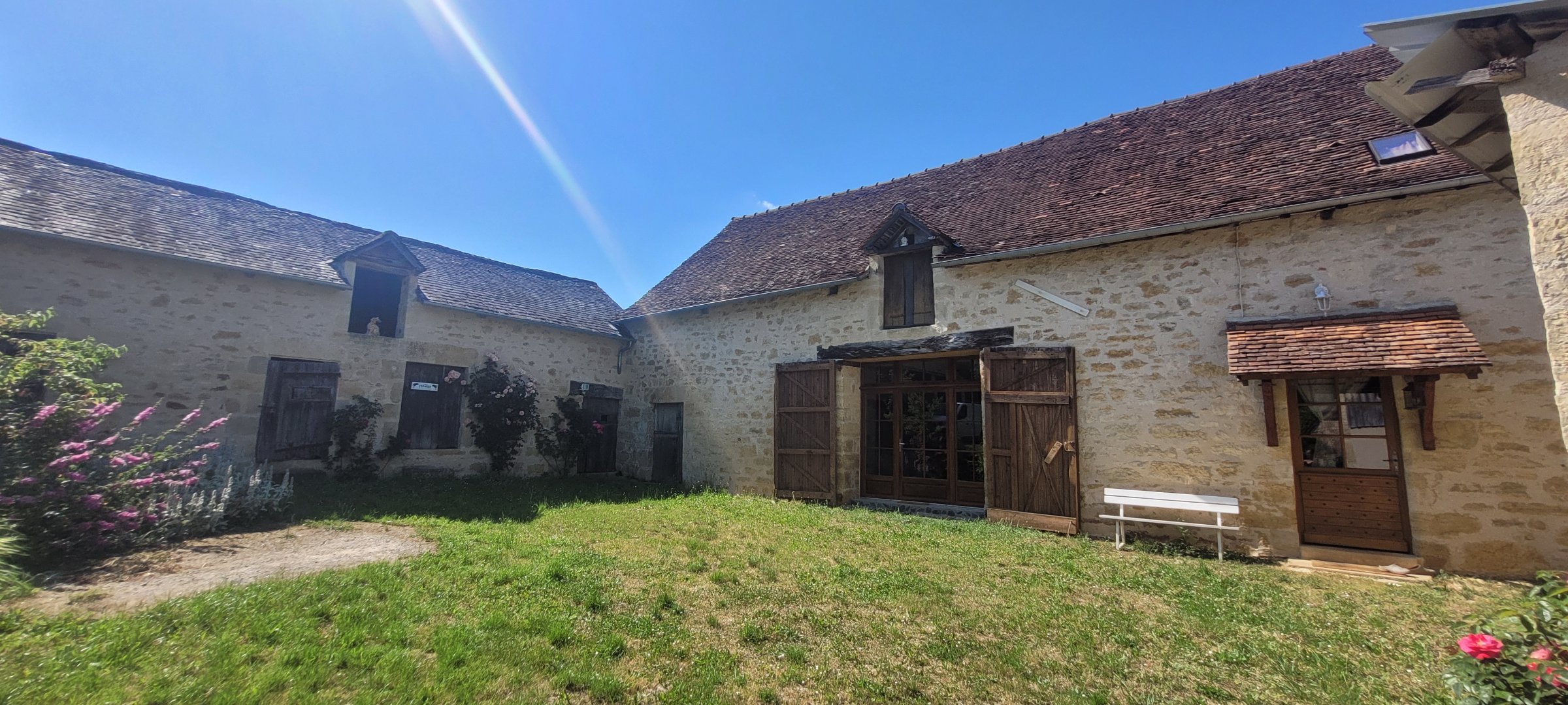 Photo 2 - Ensemble immobilier maison principale et dépendances