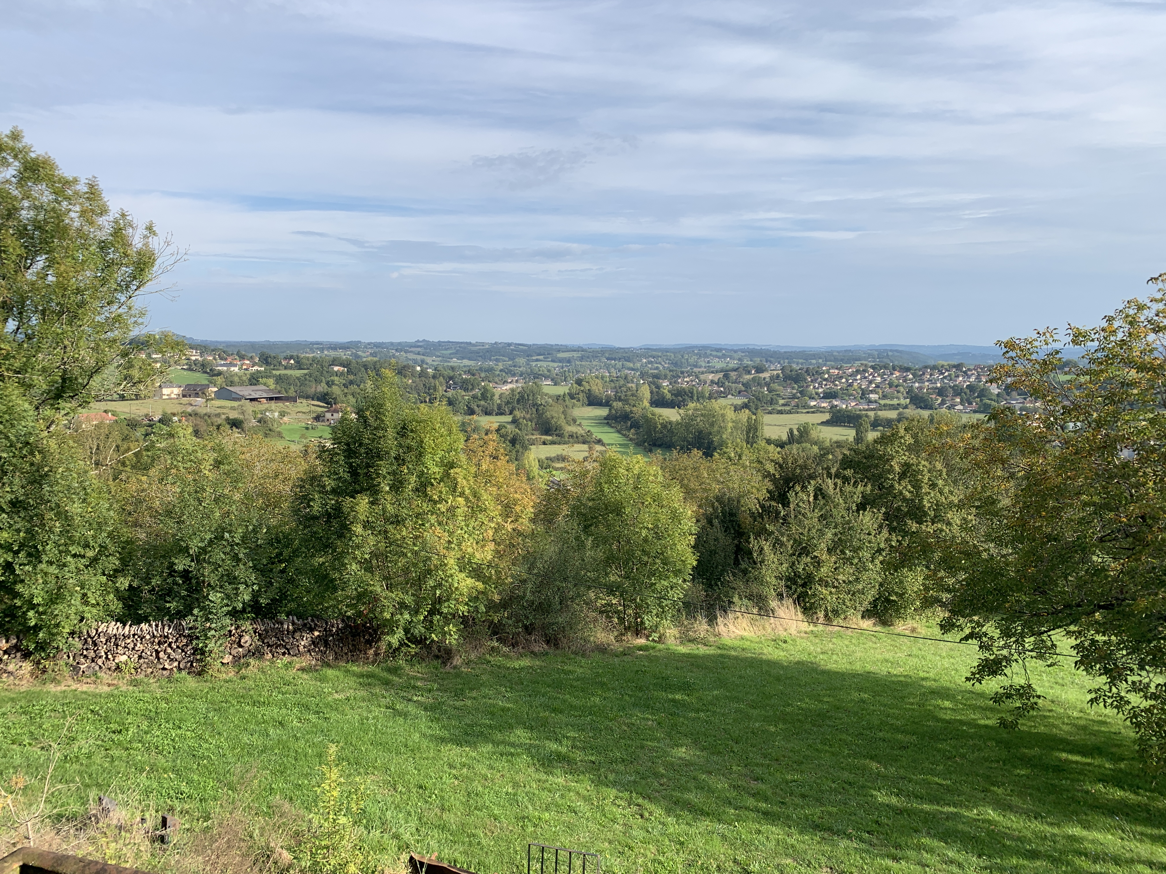 Maison avec grange et terrain - Photo 3