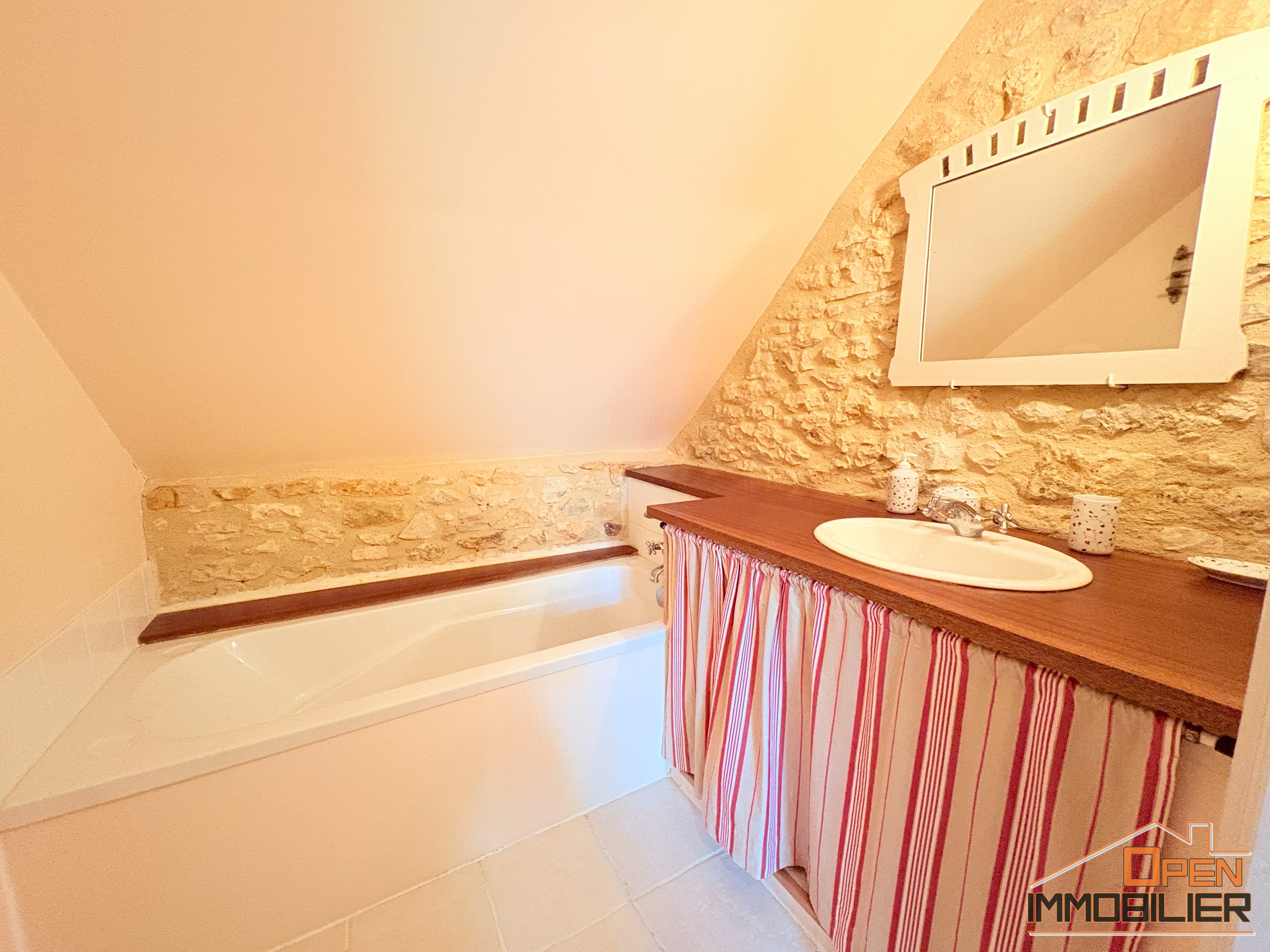 Photo 22 - Propriété en pierre – 280m² – 11 pièces – Piscine