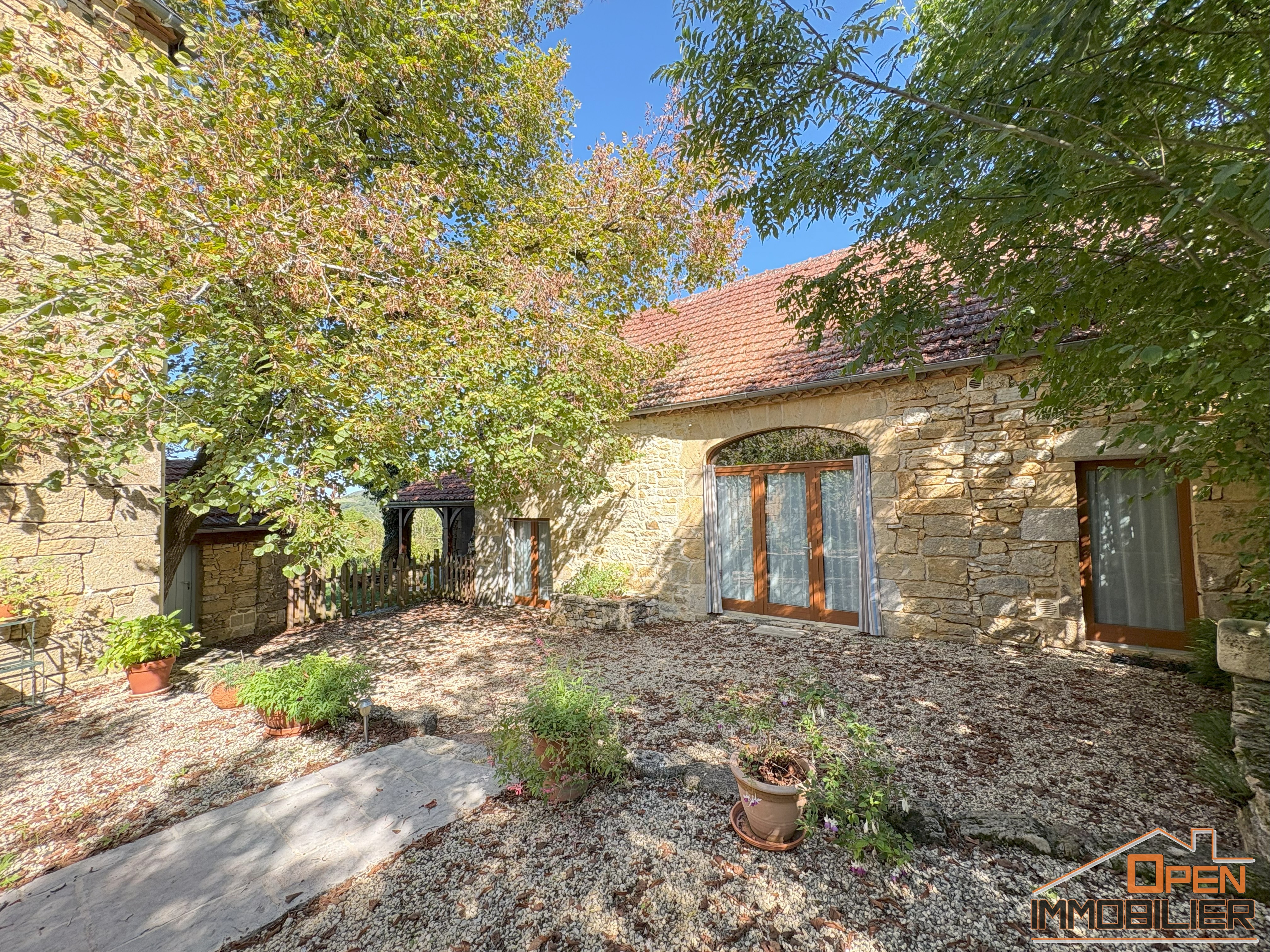 Photo 14 - Propriété en pierre – 280m² – 11 pièces – Piscine