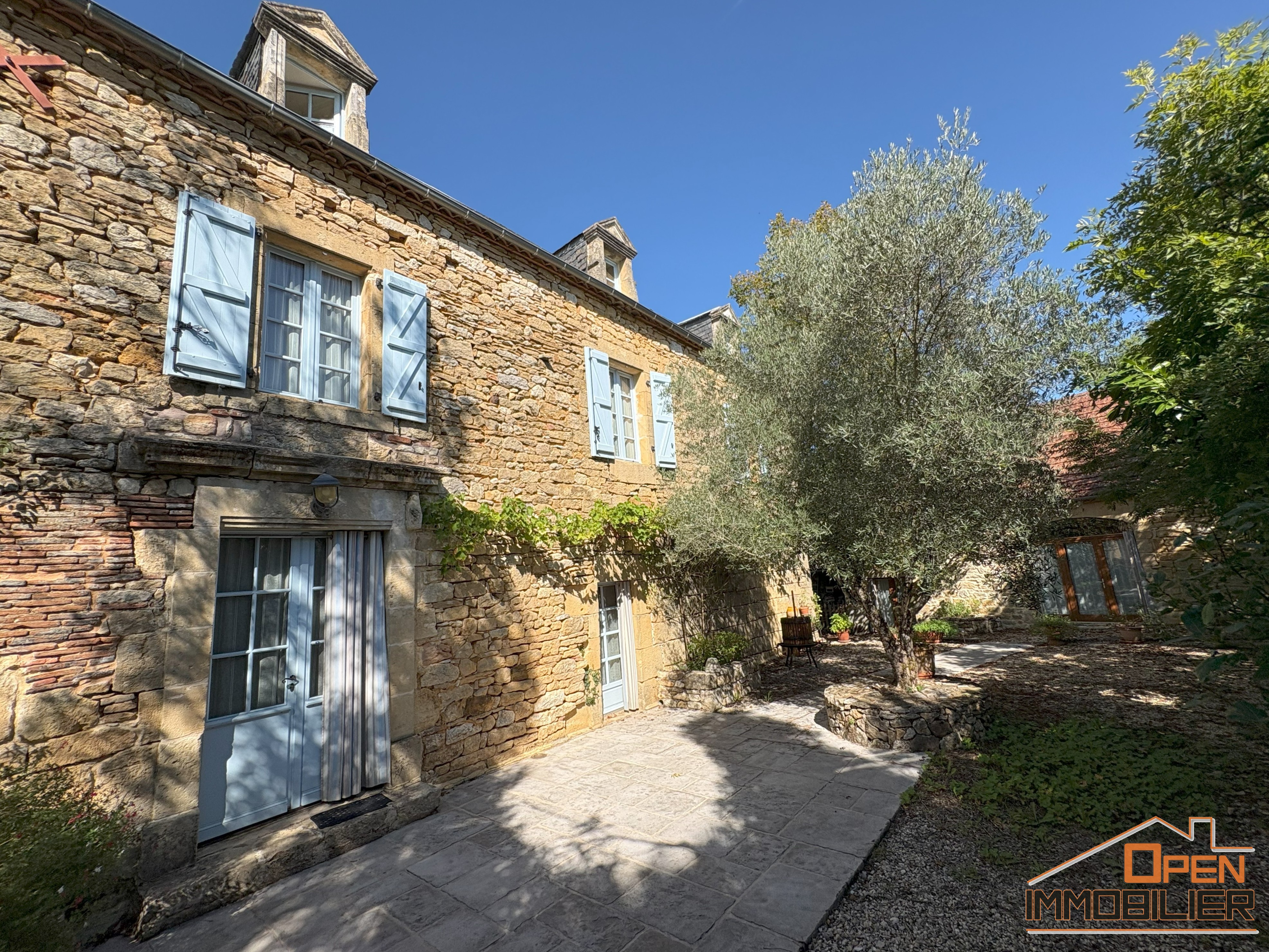 Photo 2 - Propriété en pierre – 280m² – 11 pièces – Piscine