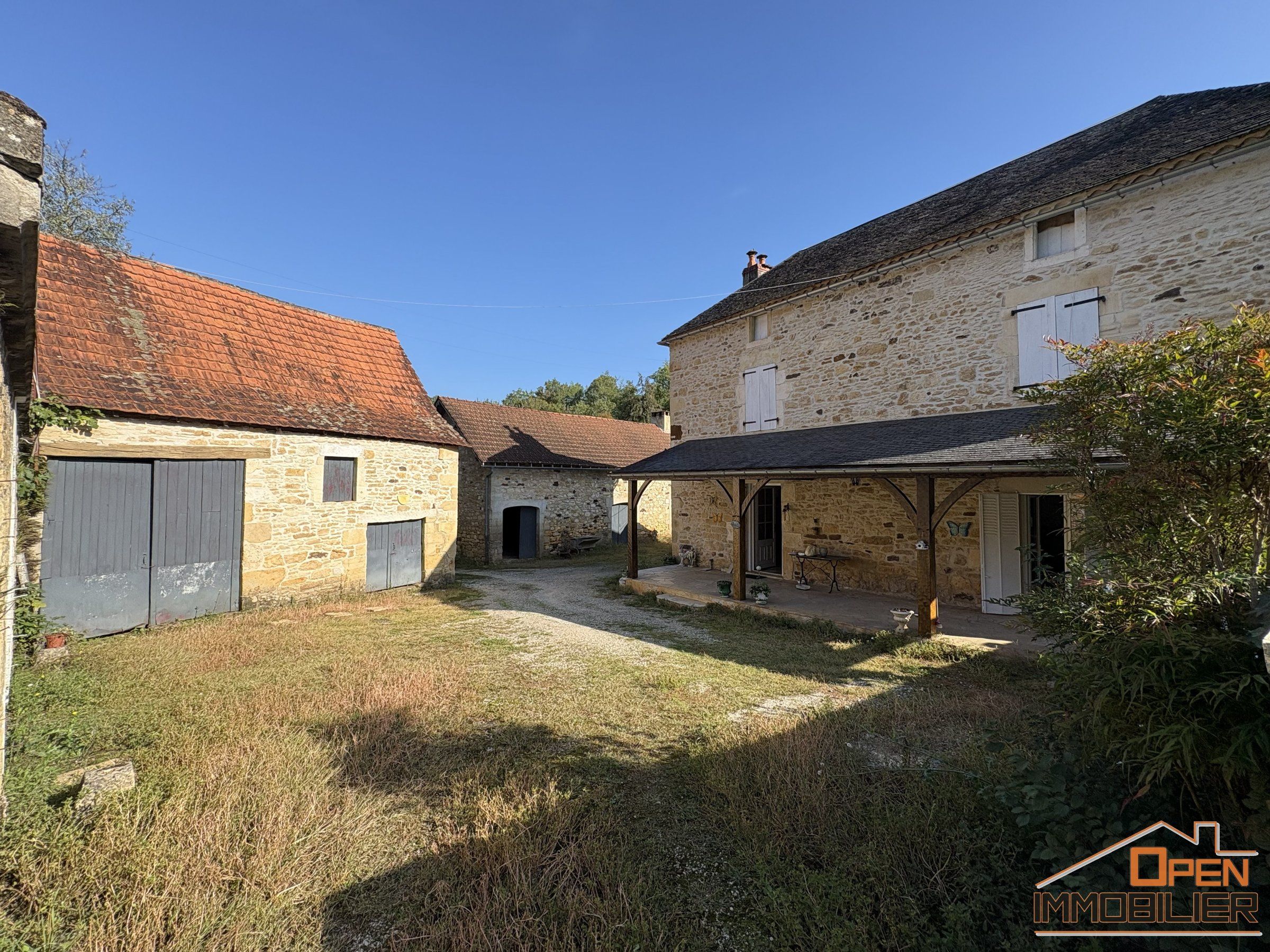 Photo 3 - Corps de ferme-3 séchoirs à tabac-2 granges-terrain 2 hectares