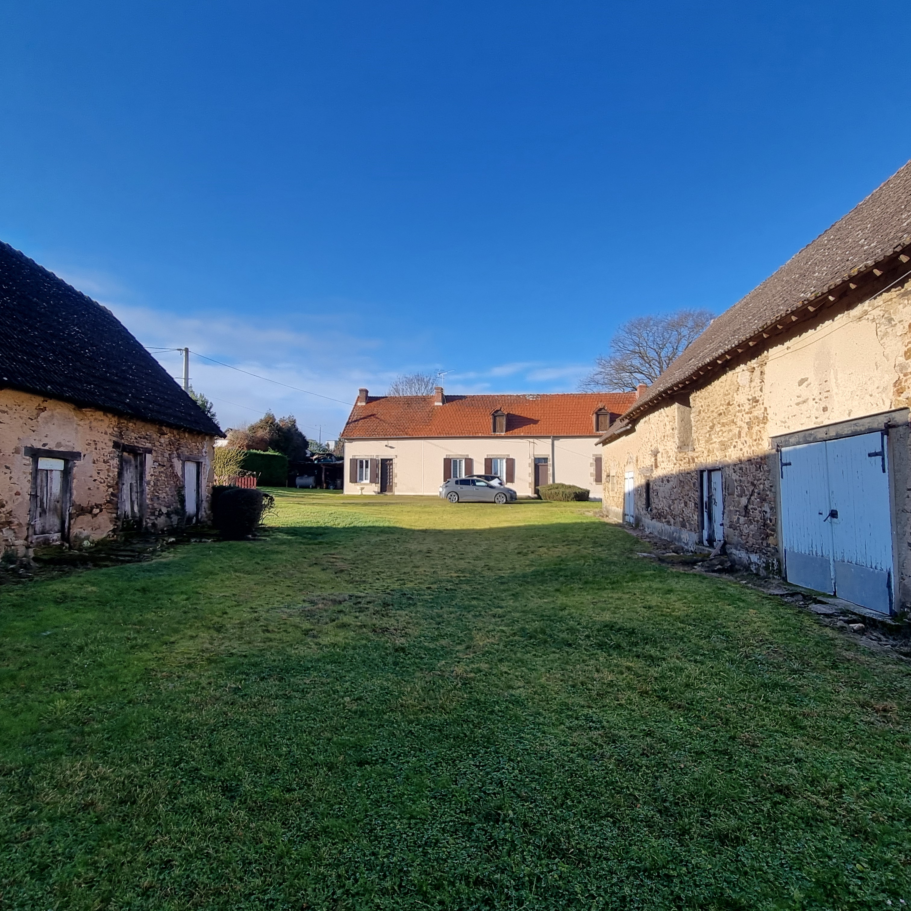 Photo 13 - Ancien corps de ferme dans petit hameau calme !