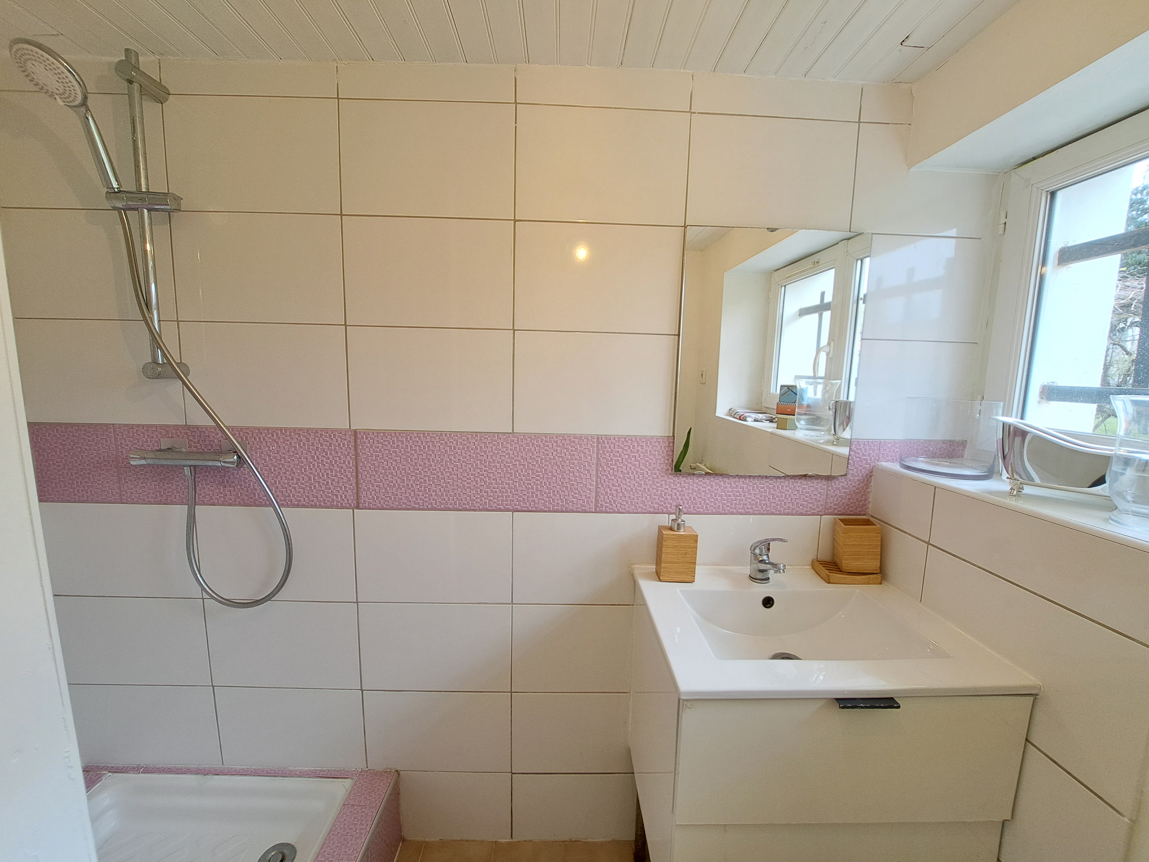 Photo 15 - Maison sur sous-sol aménagé avec garage et jardin clos – 105 m² environ – 6 pièces