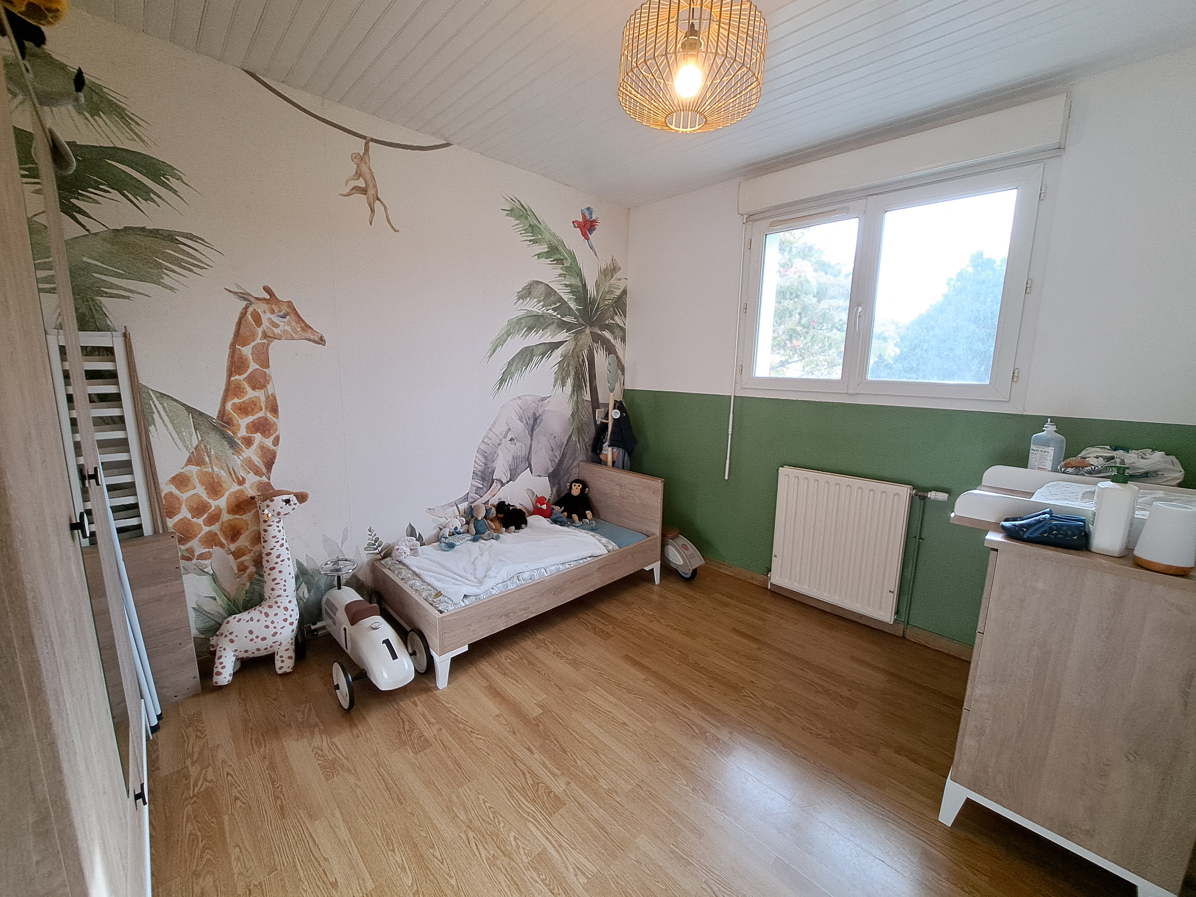 Photo 6 - Maison sur sous-sol aménagé avec garage et jardin clos – 105 m² environ – 6 pièces