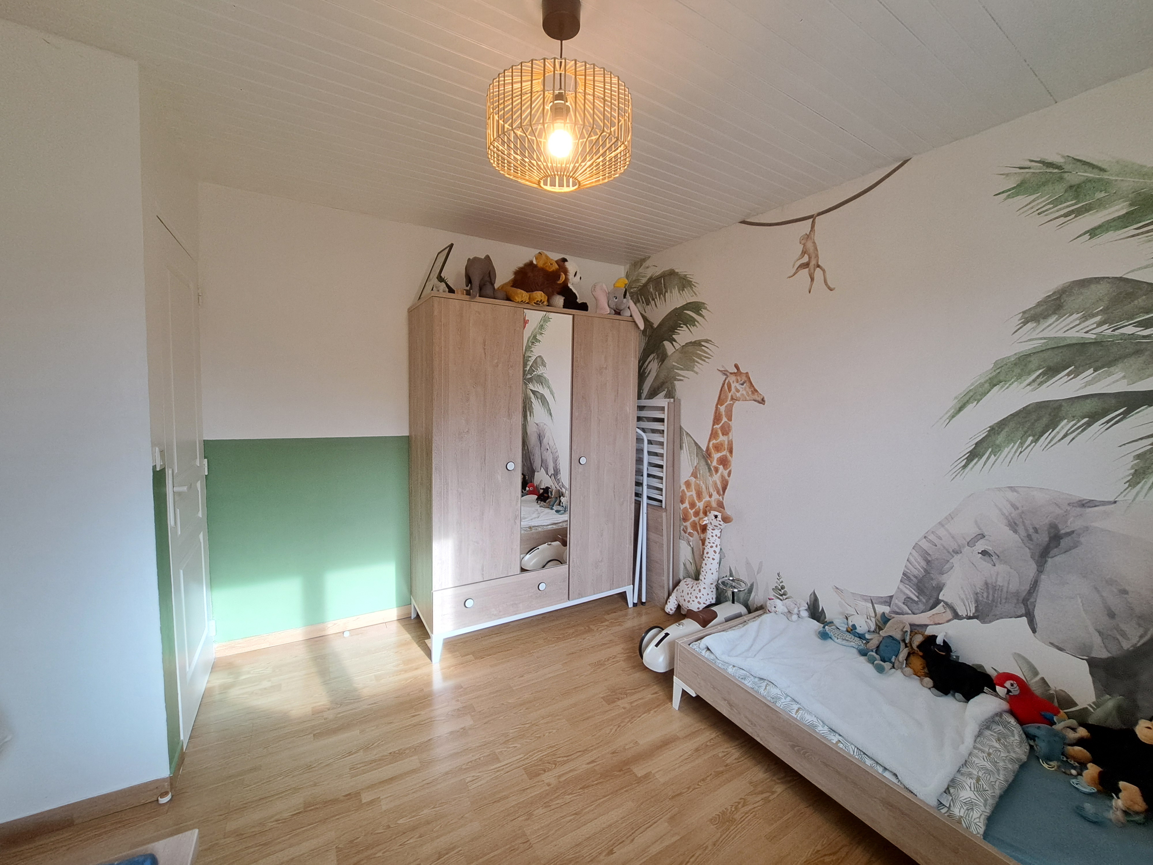 Photo 7 - Maison sur sous-sol aménagé avec garage et jardin clos – 105 m² environ – 6 pièces