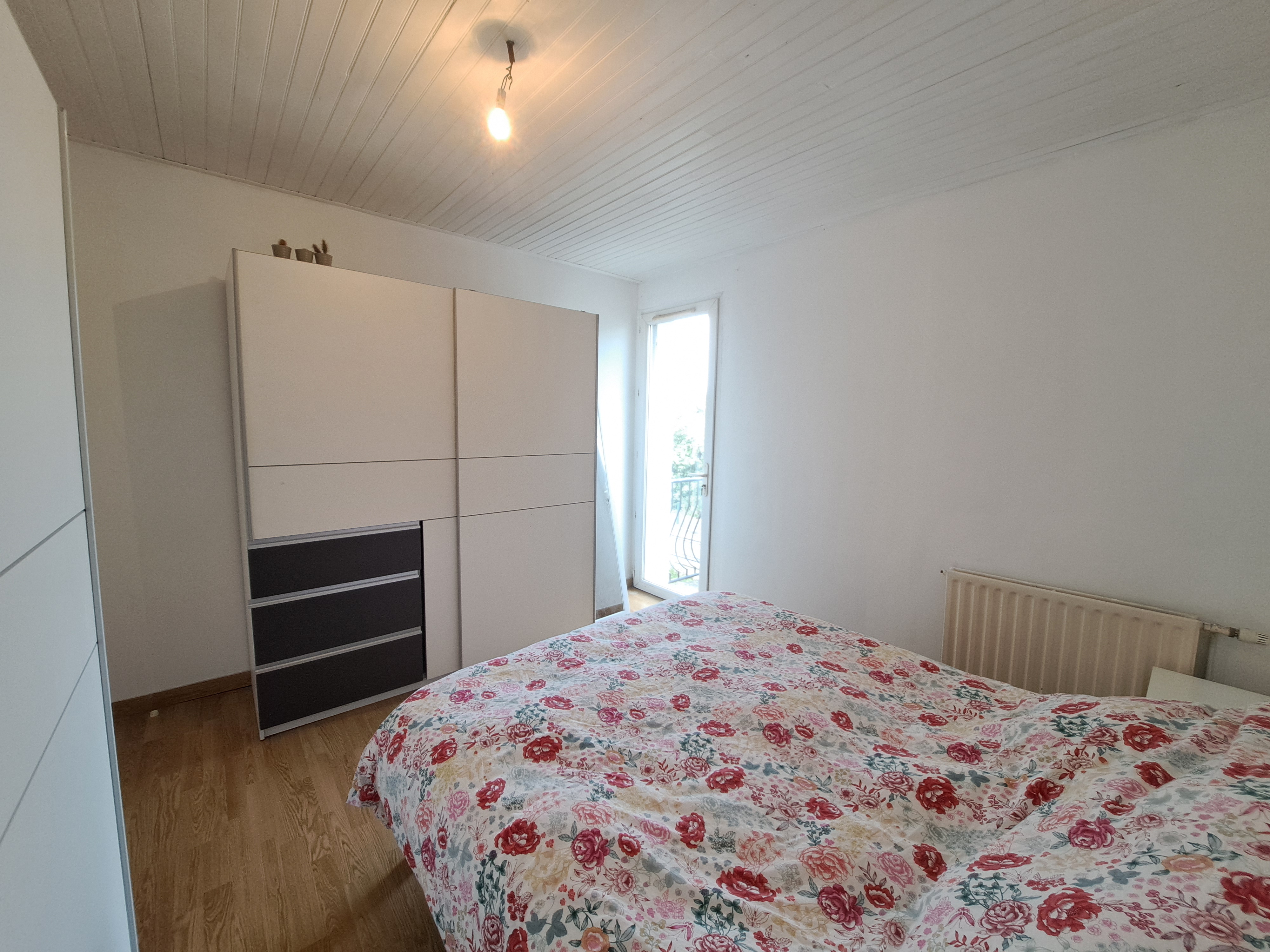 Photo 10 - Maison sur sous-sol aménagé avec garage et jardin clos – 105 m² environ – 6 pièces